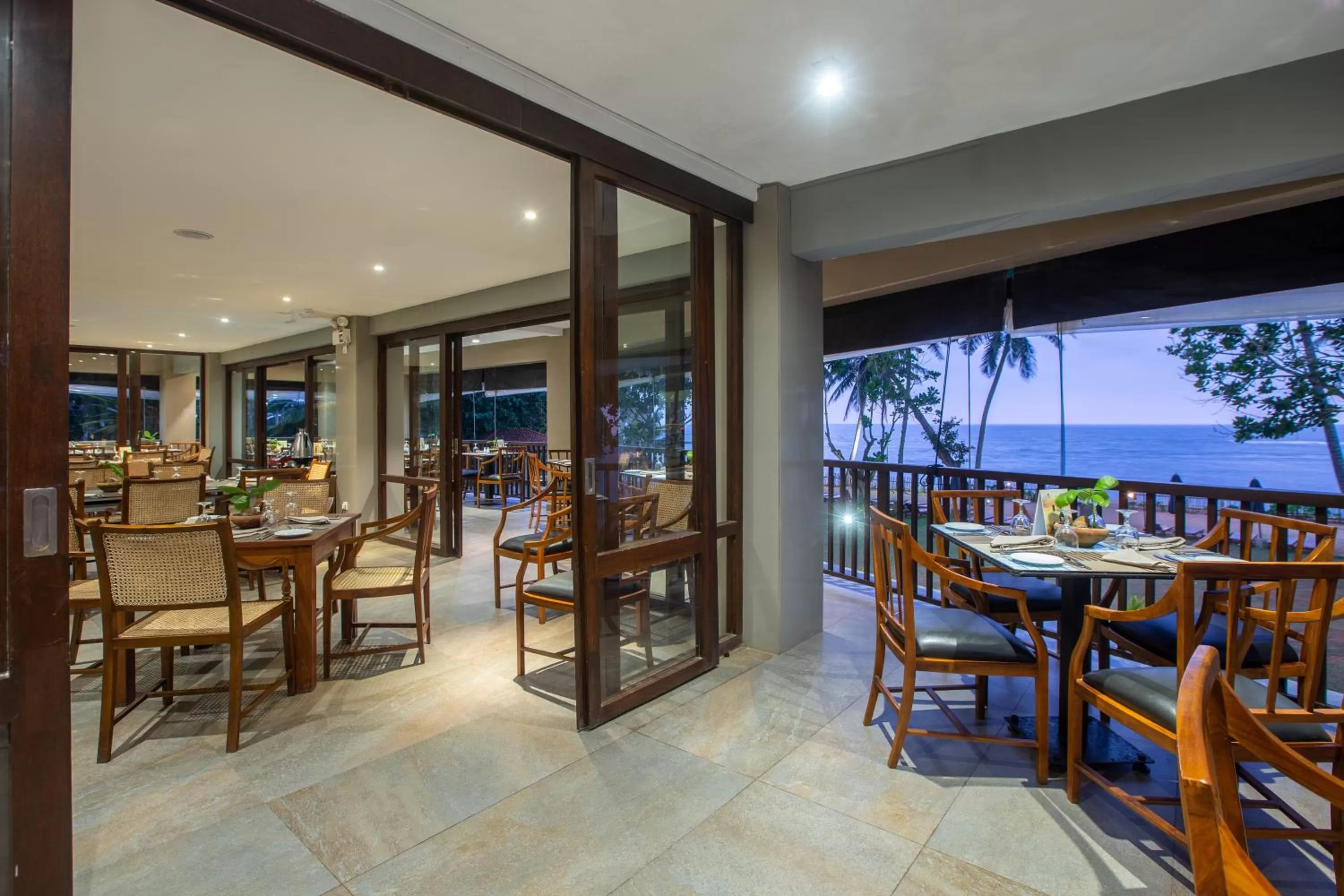 Restaurant/places to eat in Earl's Reef