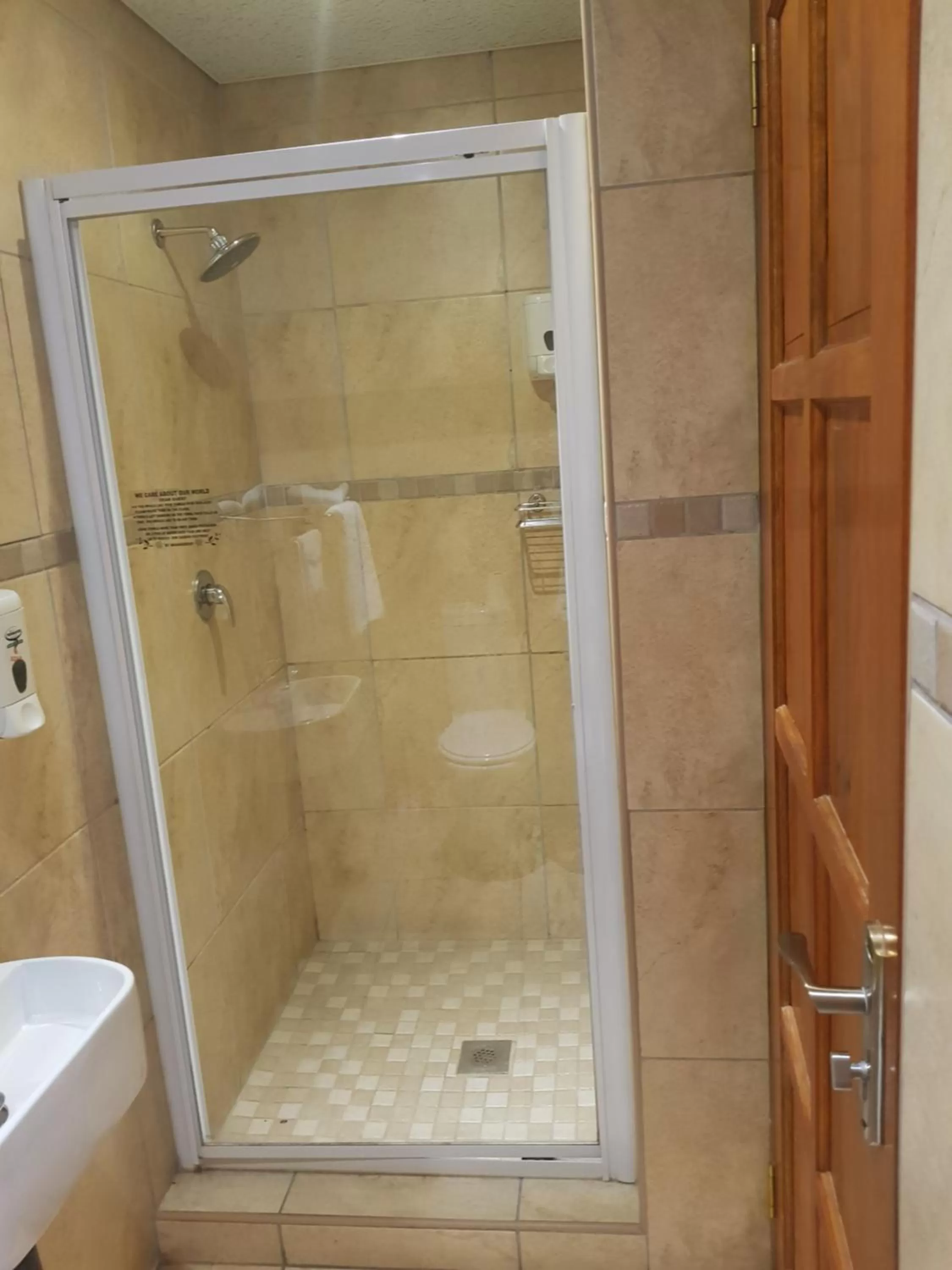 Shower in Europrime Hotel