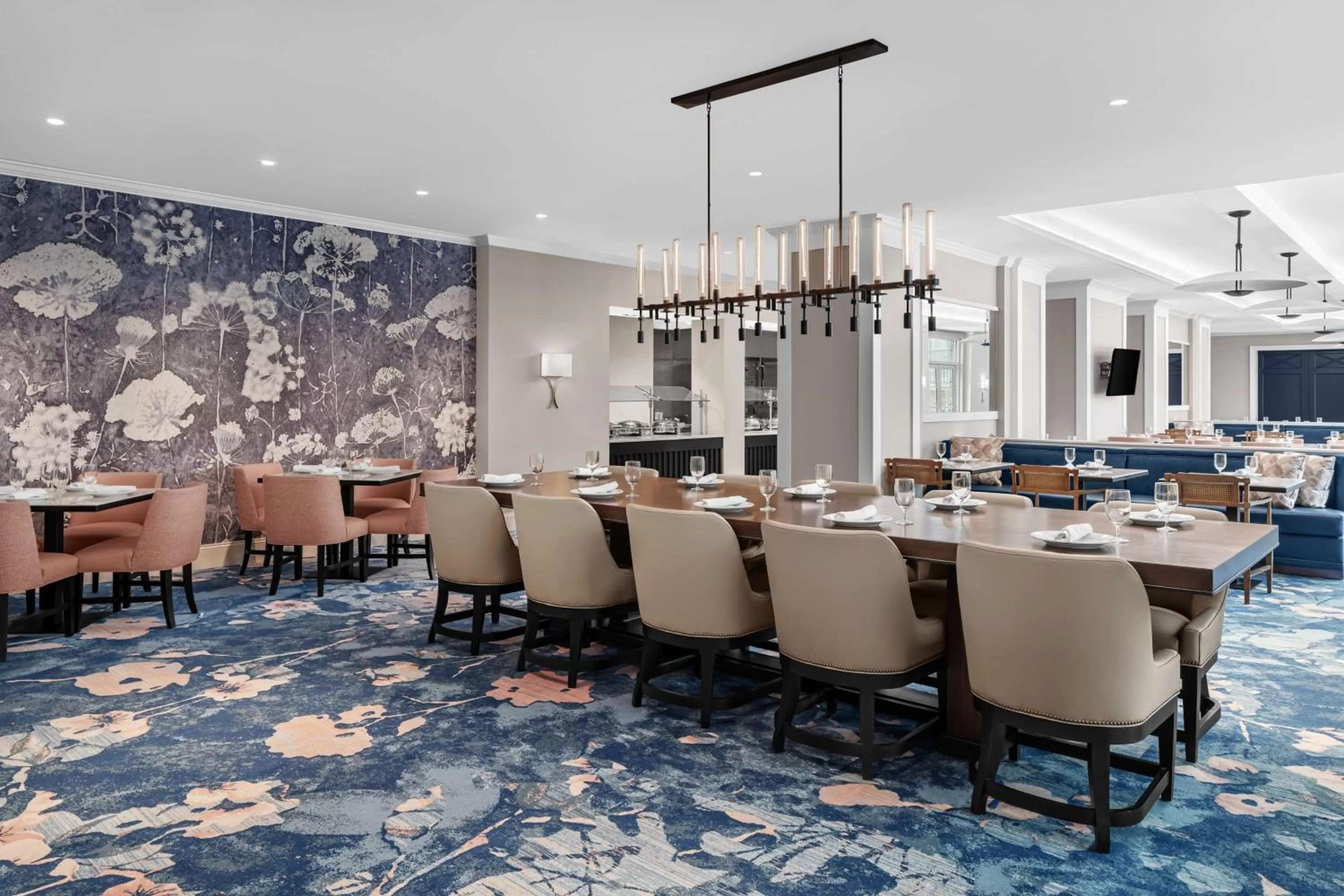 Restaurant/places to eat in Embassy Suites by Hilton Charleston Harbor Mt. Pleasant