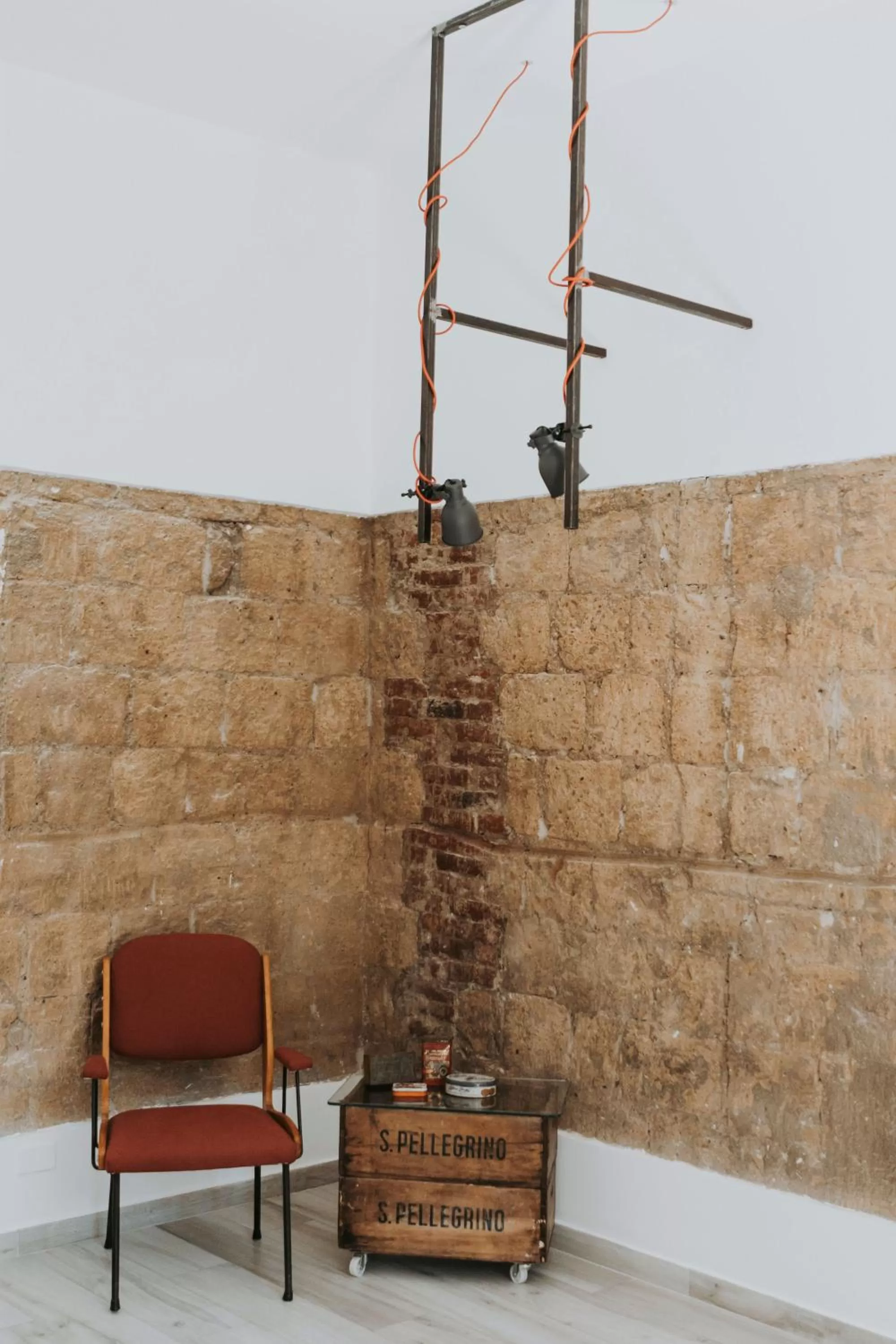 Communal lounge/ TV room in Borgo Vergini Garden B&B