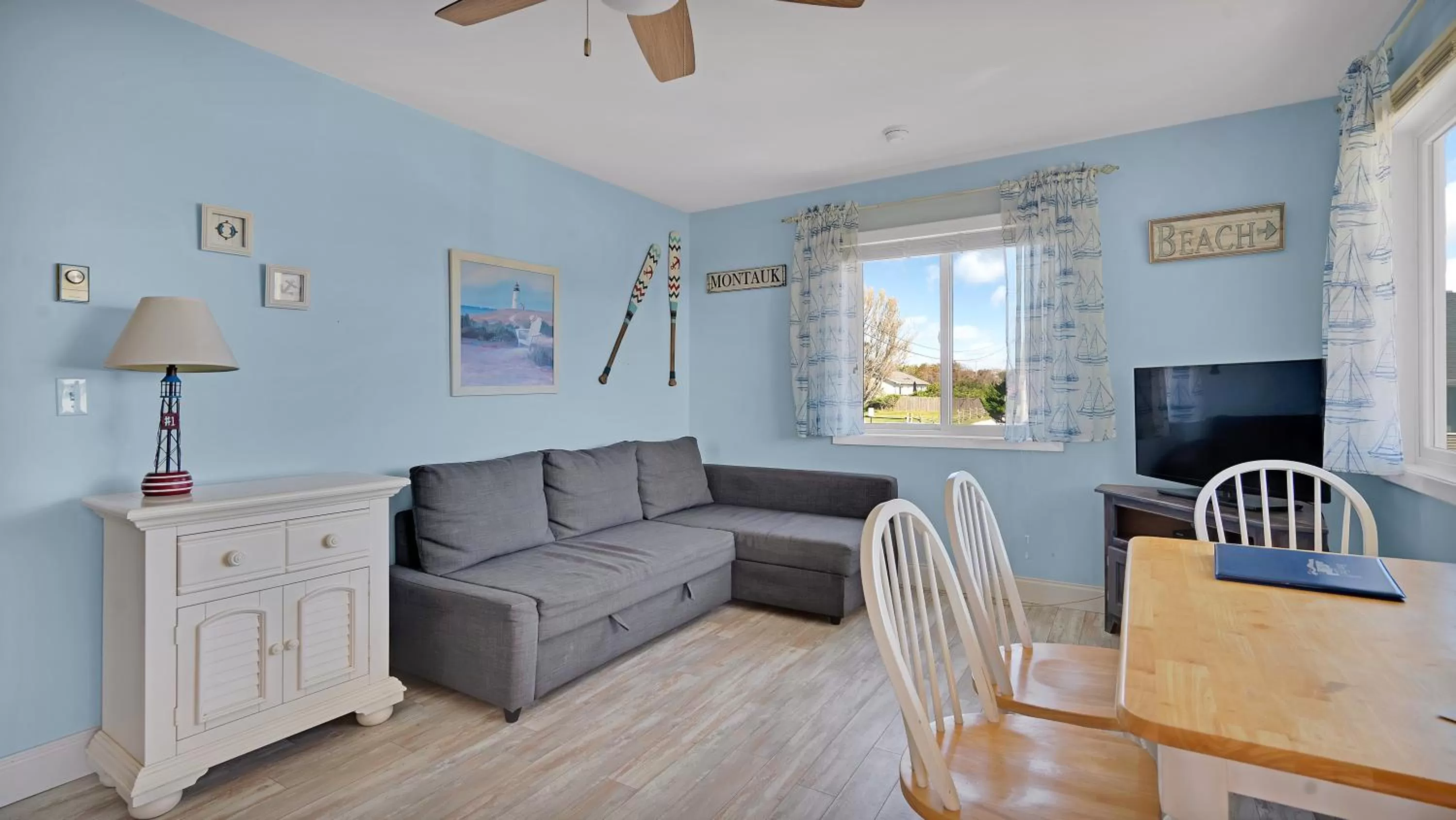 Seating Area in Montauk Oceanside Suites