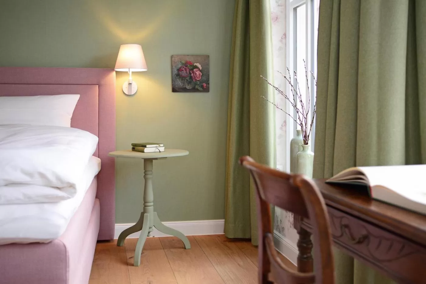 Bedroom, Bed in Hotel No. 11