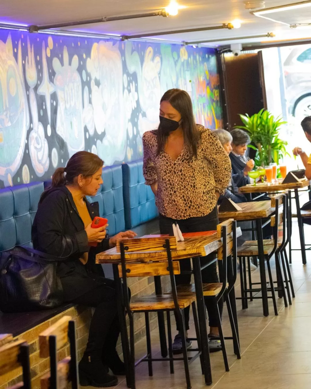 Restaurant/places to eat in Casa Mood Usaquen