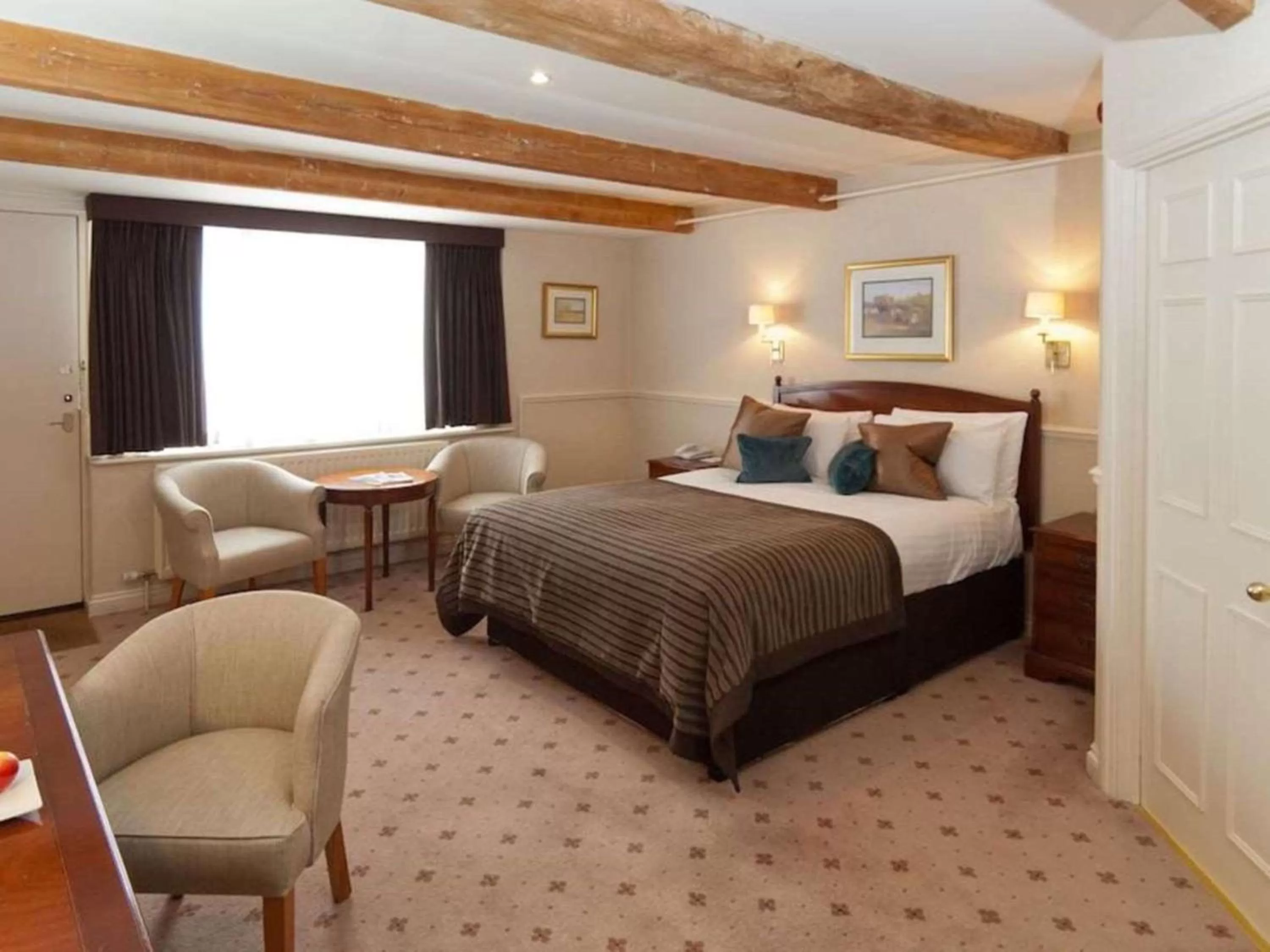 Photo of the whole room, Bed in Flitwick Manor Hotel