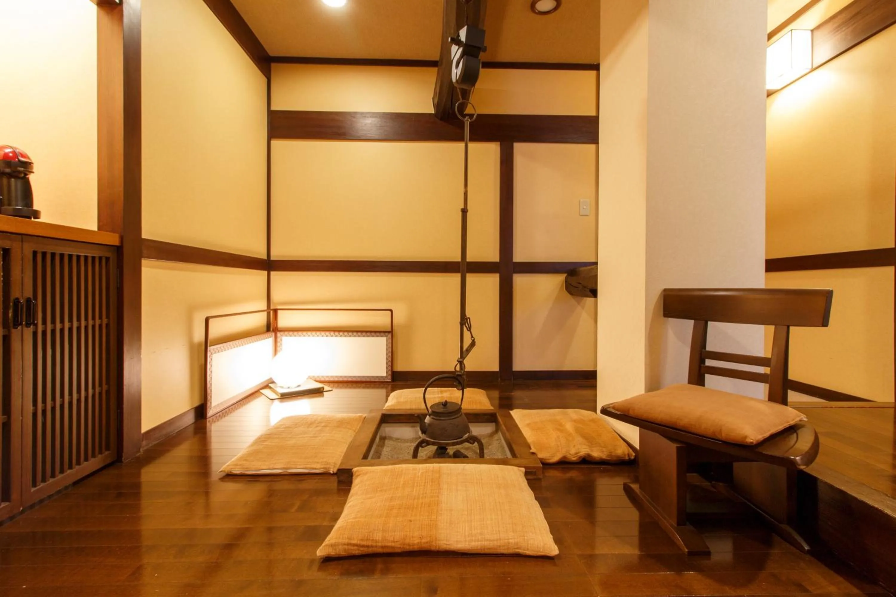Photo of the whole room, Bed in Oyado Koto No Yume