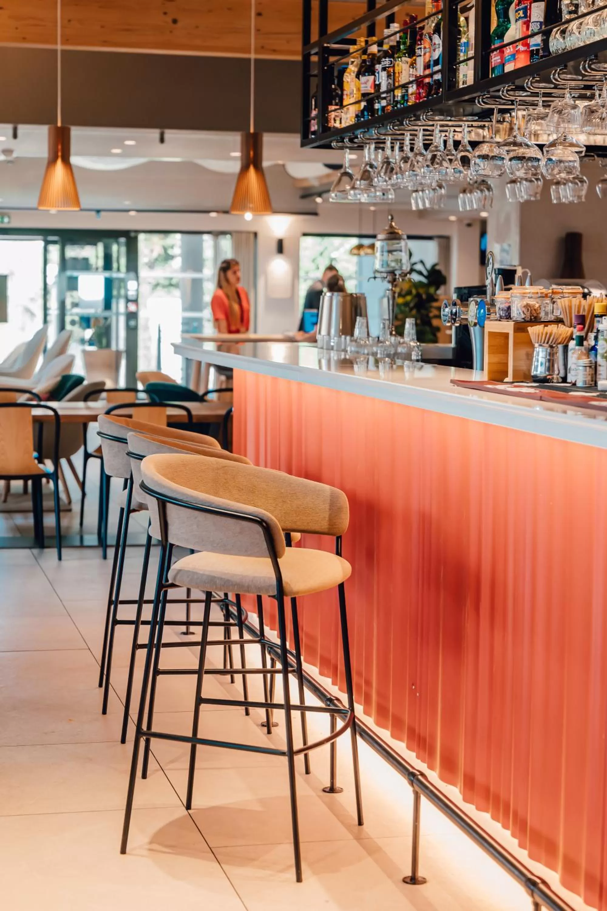 Lounge or bar in Mercure Avignon Gare TGV