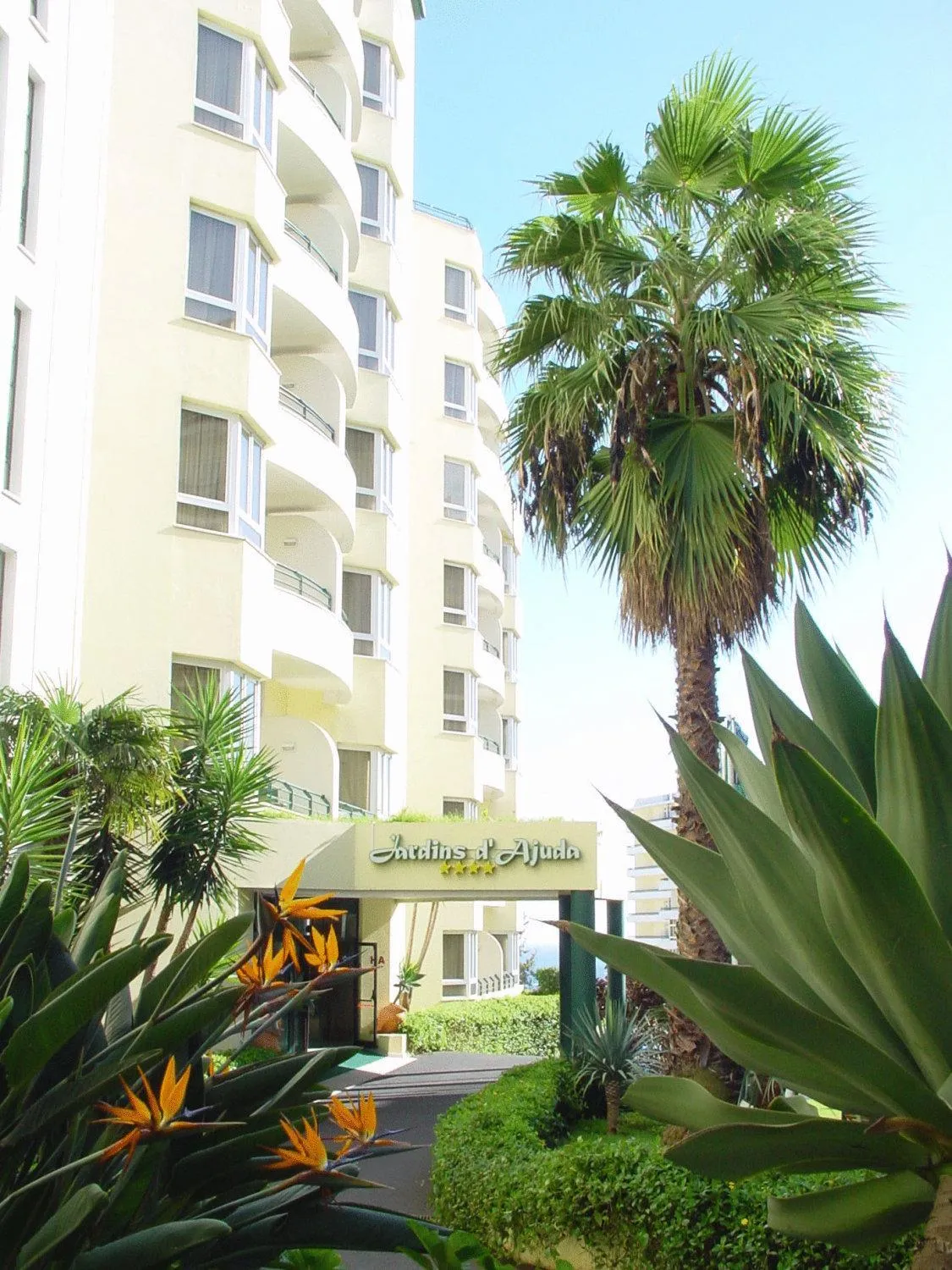 Facade/entrance in Suite Hotel Jardins Da Ajuda
