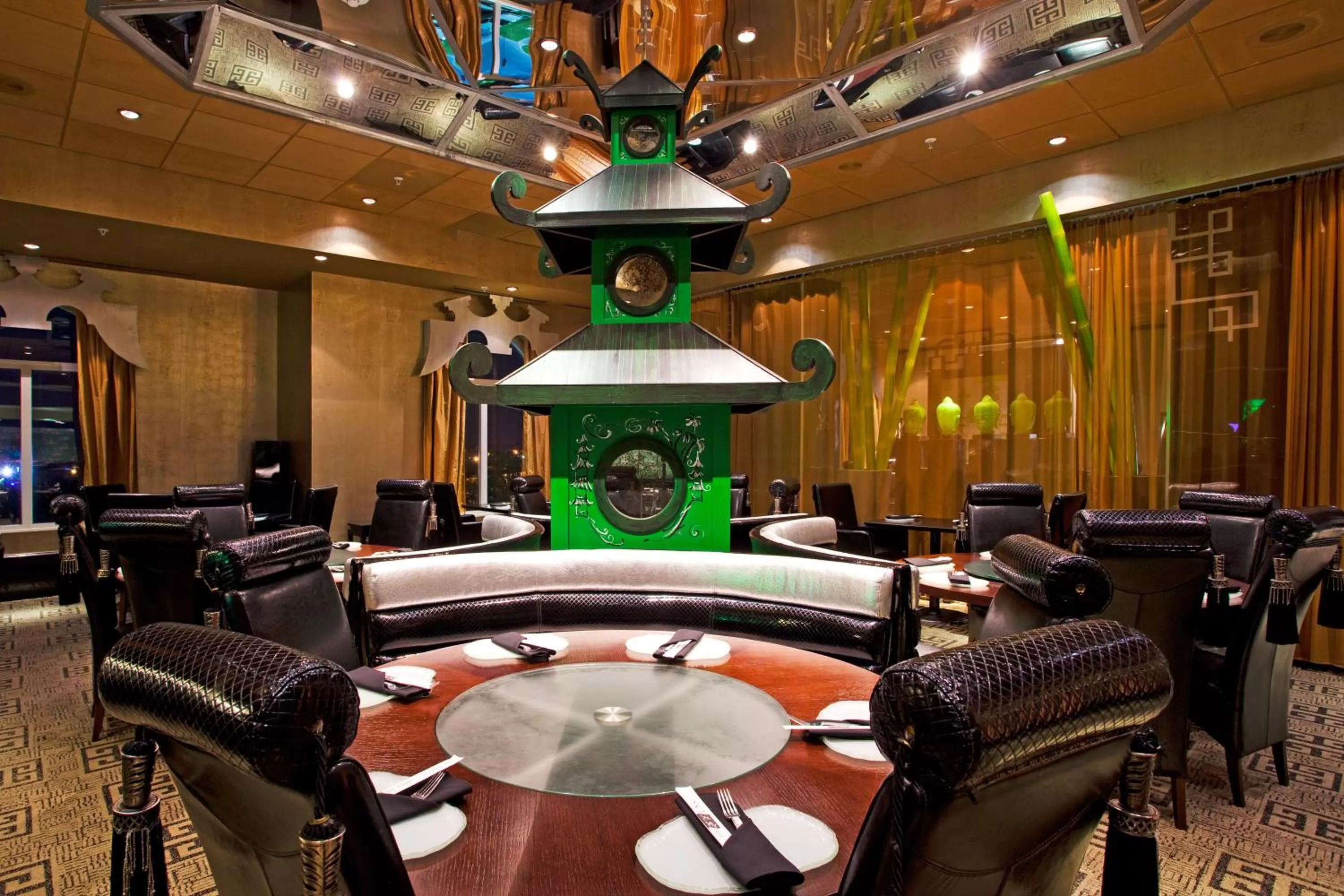 Restaurant/places to eat in Holiday Inn Hotel & Suites Ocala Conference Center by IHG