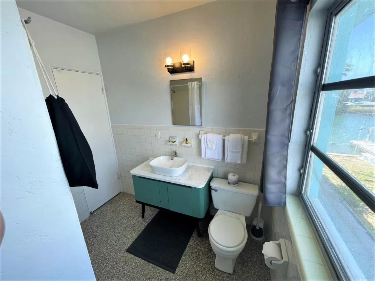 Bathroom in Sea Jay Motel and Marina