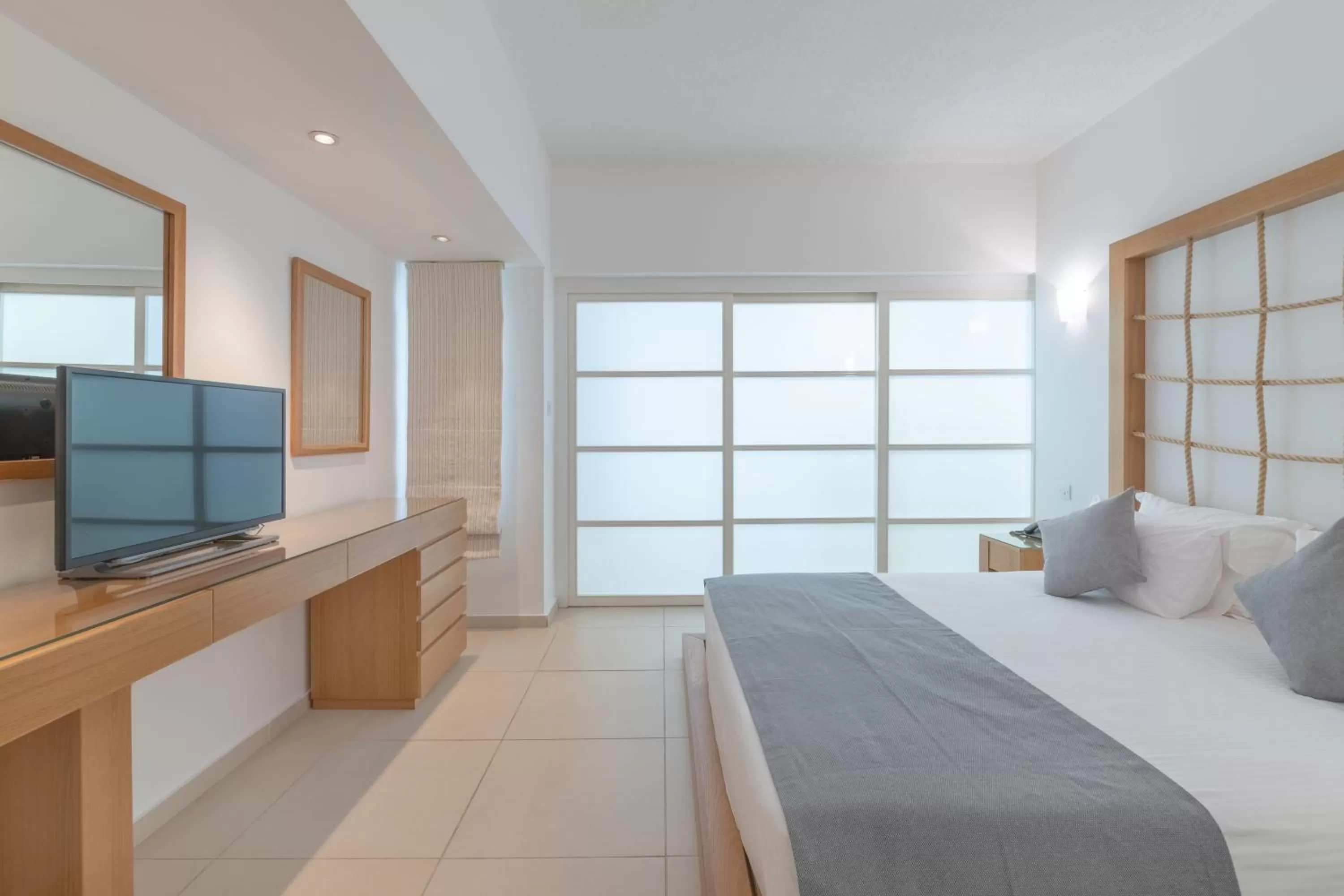 Bathroom, Bed in Napa Mermaid Hotel & Suites