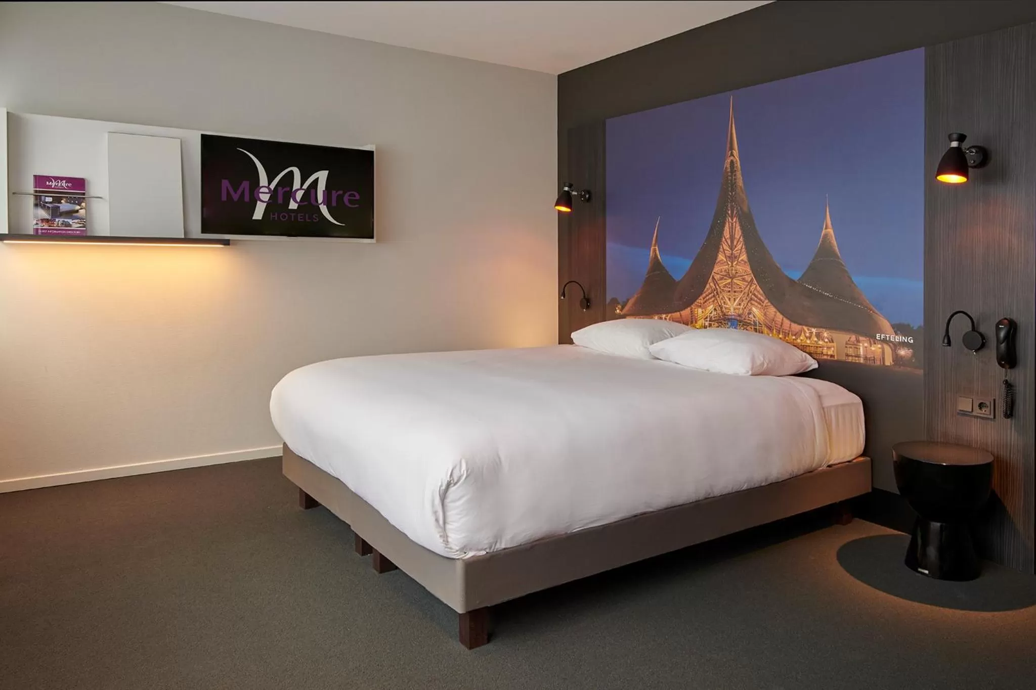 Photo of the whole room, Bed in Mercure Hotel Tilburg Centrum
