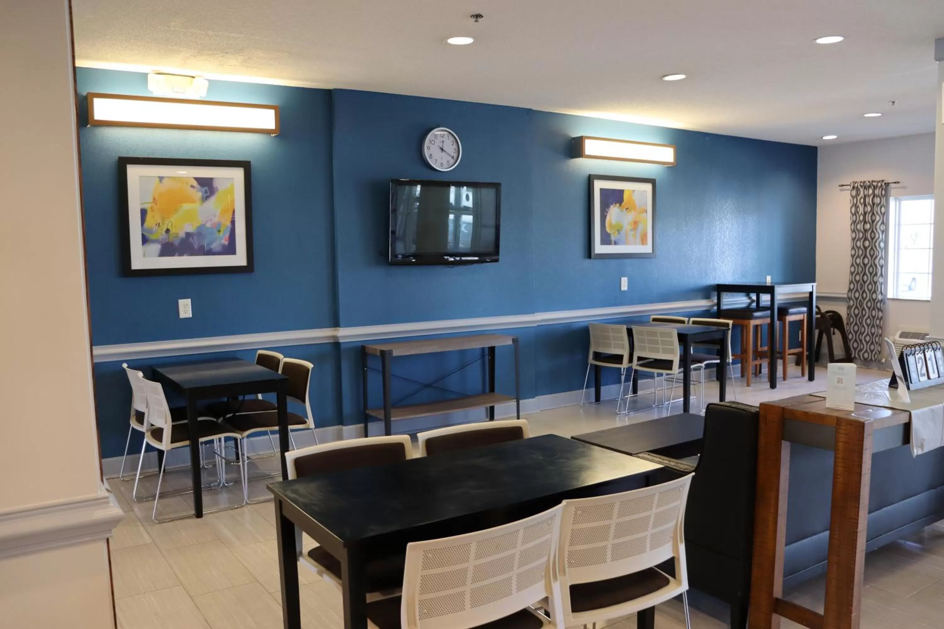 Breakfast in Microtel Inn & Suites by Wyndham Columbus Near Fort Moore