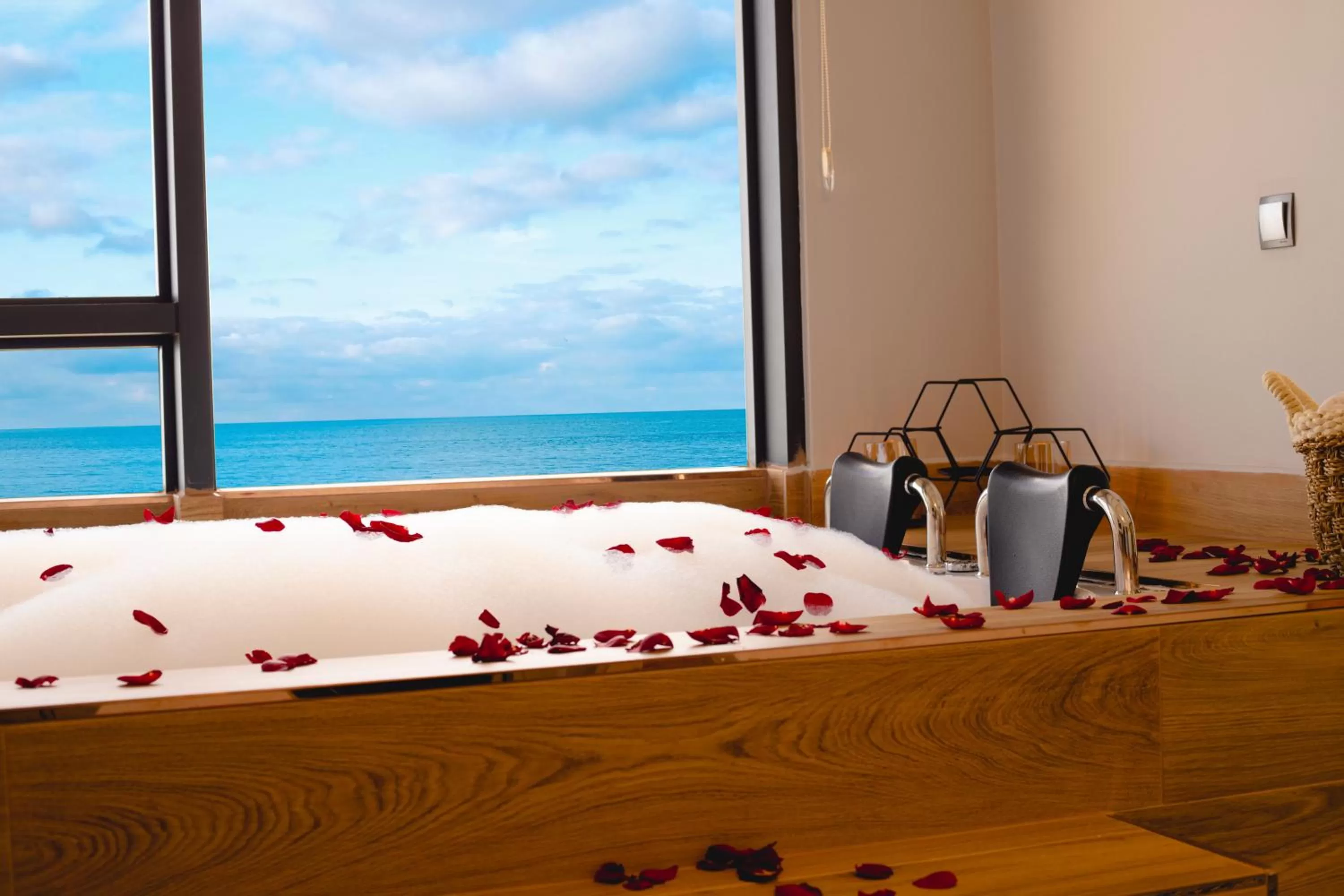 Spa and wellness centre/facilities, Bed in Peerless Villas Hotel