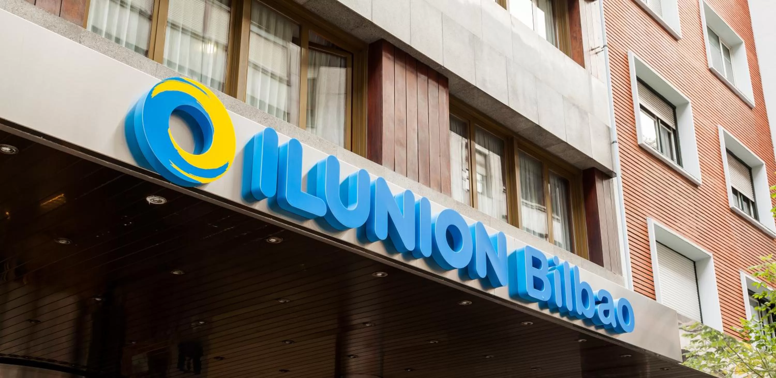 Facade/entrance in Hotel Ilunion Bilbao