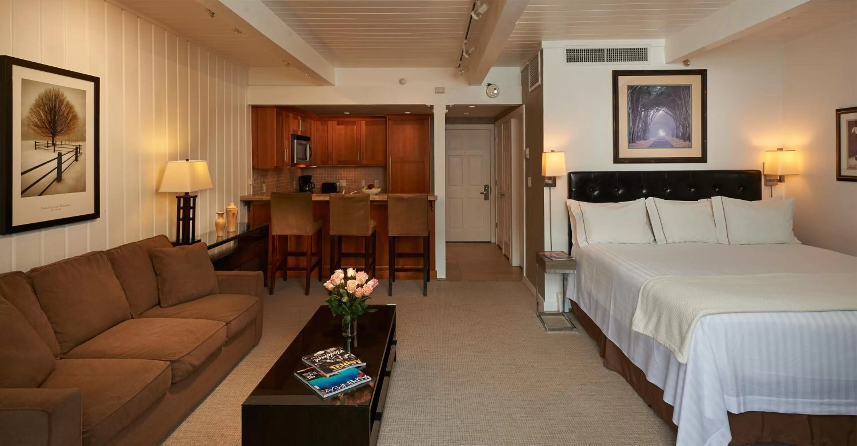 Bed in Aspen Square Condominium Hotel