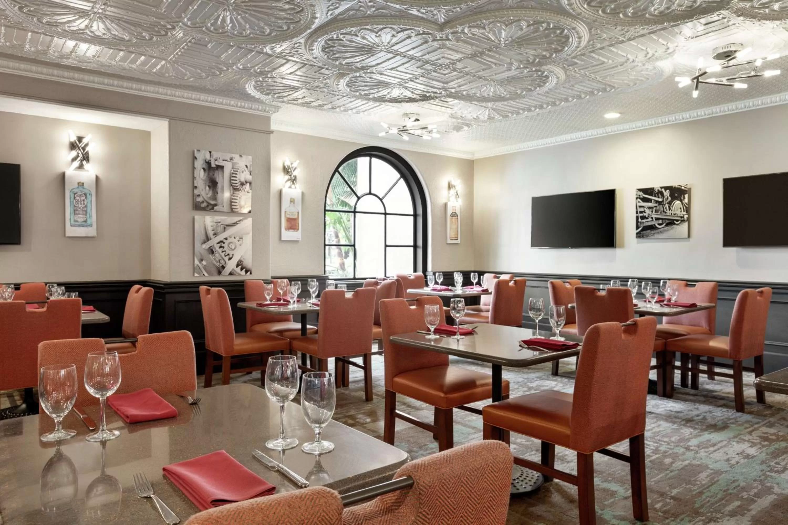 Restaurant/places to eat in Embassy Suites by Hilton Santa Ana Orange County Airport