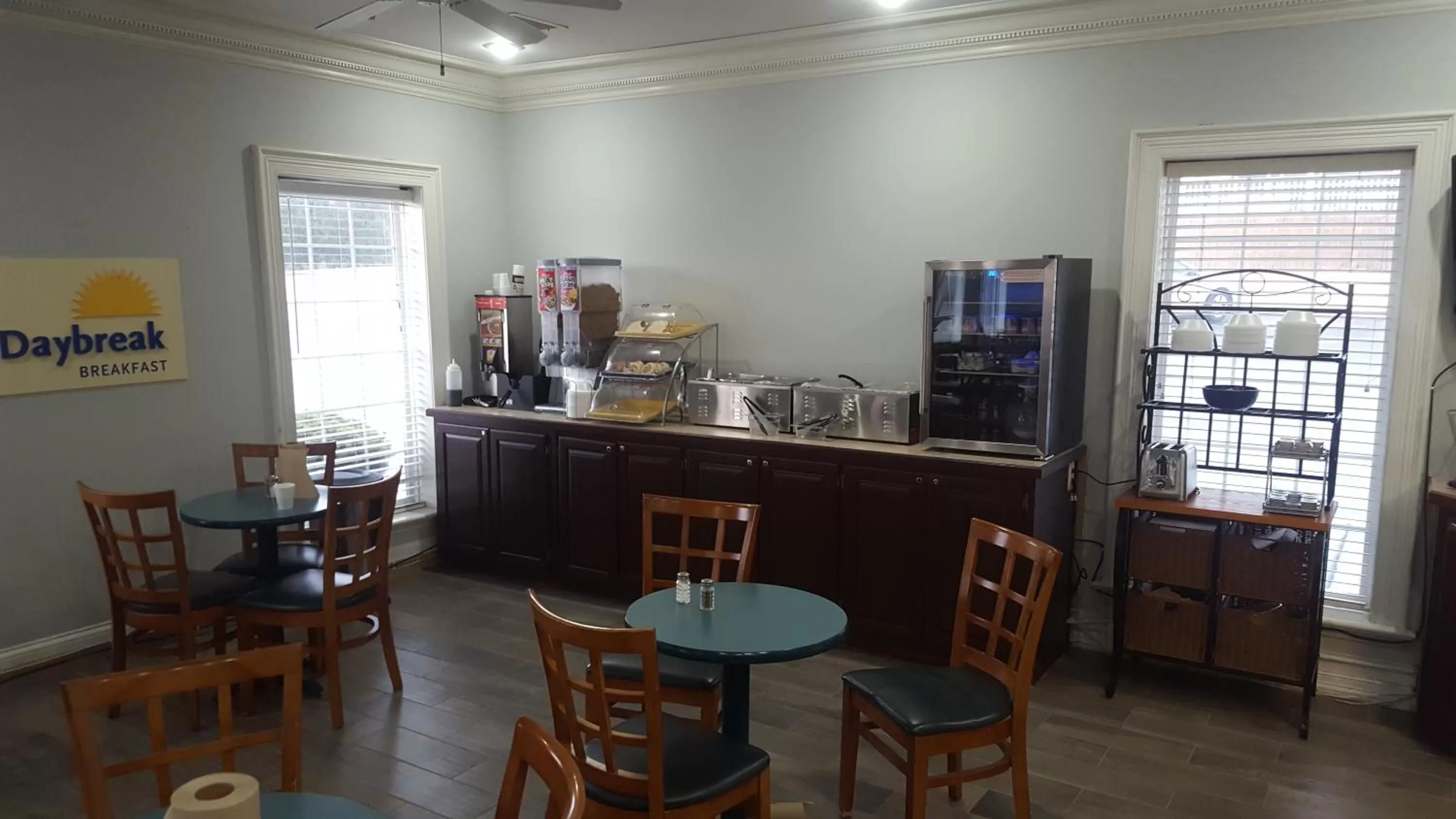 Buffet breakfast, Restaurant/Places to Eat in Days Inn by Wyndham Branson/Near the Strip