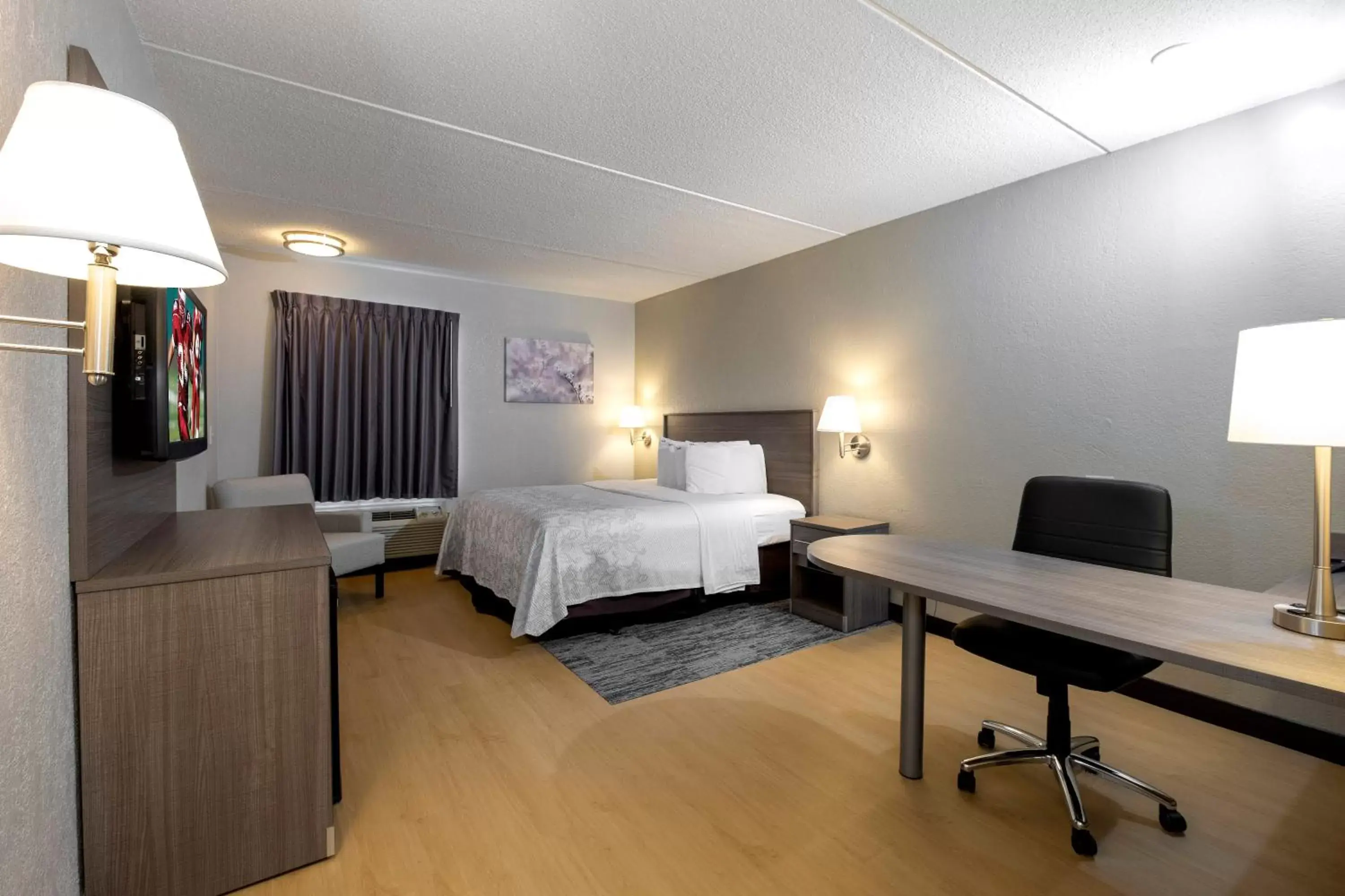 Superior King Room Smoke Free in Red Roof Inn PLUS Boston - Mansfield - Foxboro Superior King Room Smoke Free in Red Roof Inn PLUS Boston - Mansfield - Foxboro