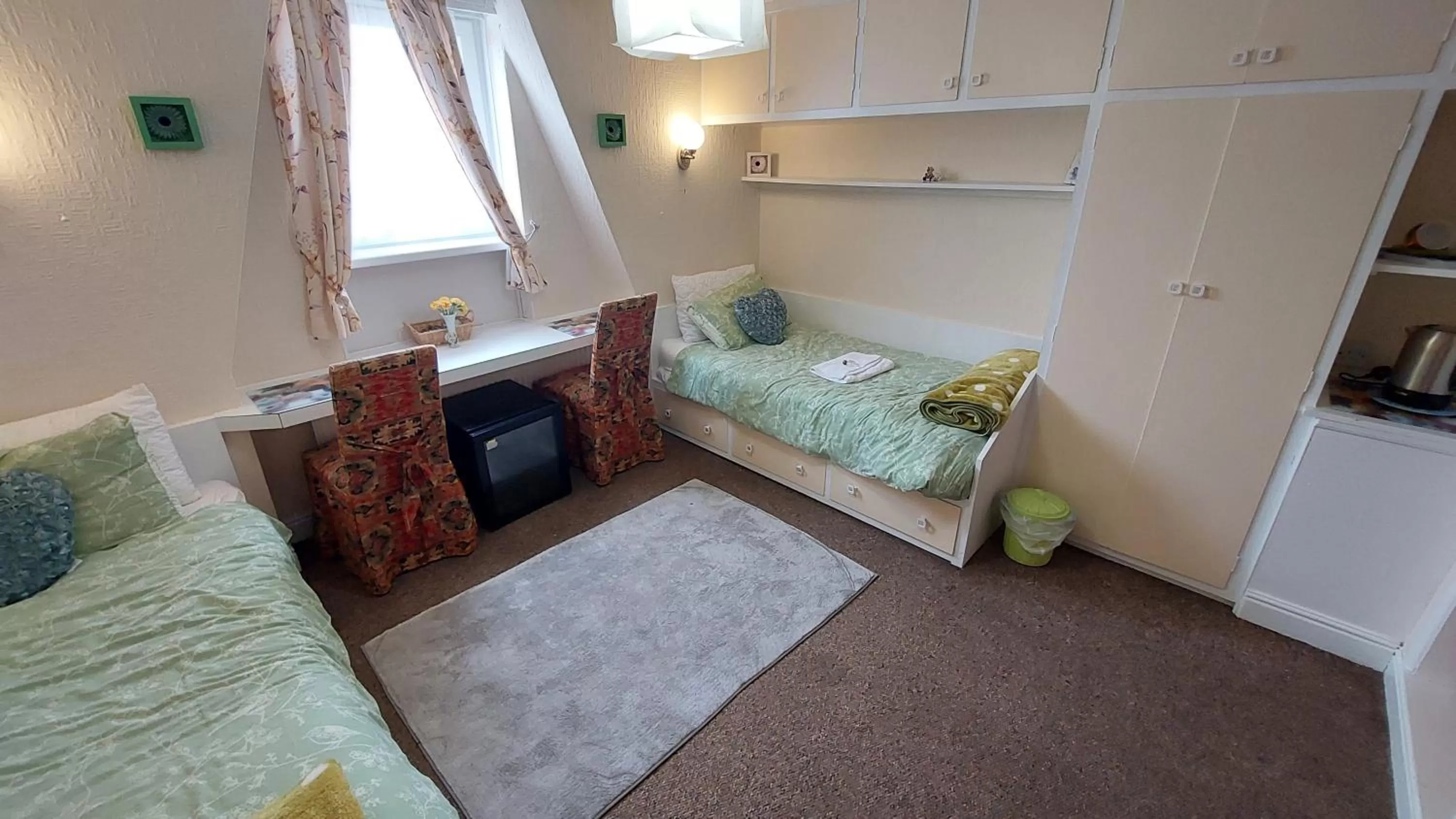 Living room in Tennyson Lodge