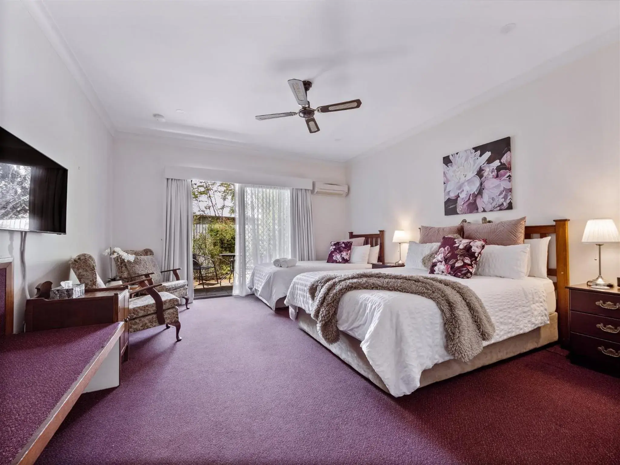 Triple Room in The Noble Grape Guesthouse Triple Room in The Noble Grape Guesthouse