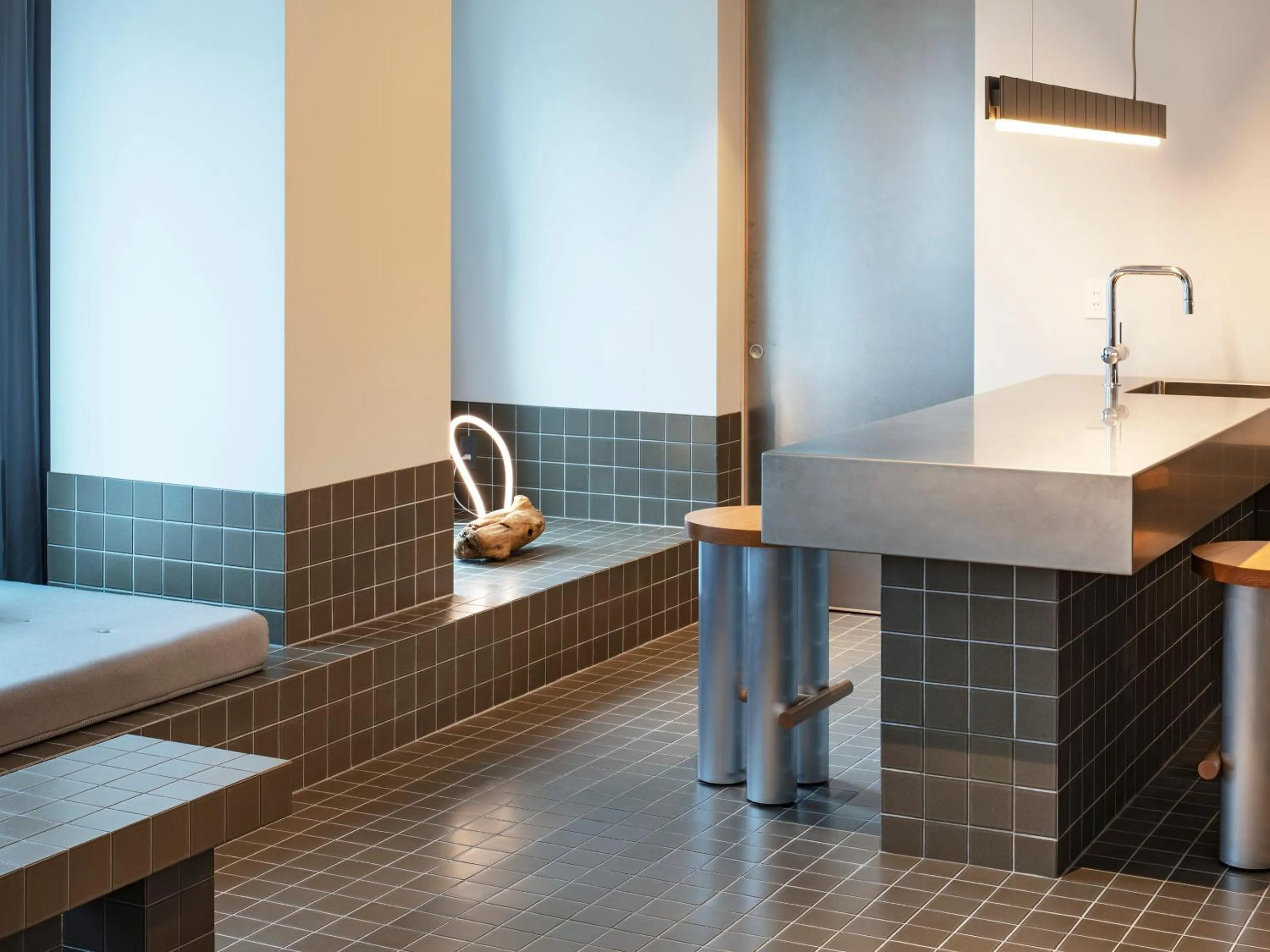 Photo of the whole room in all day place shibuya