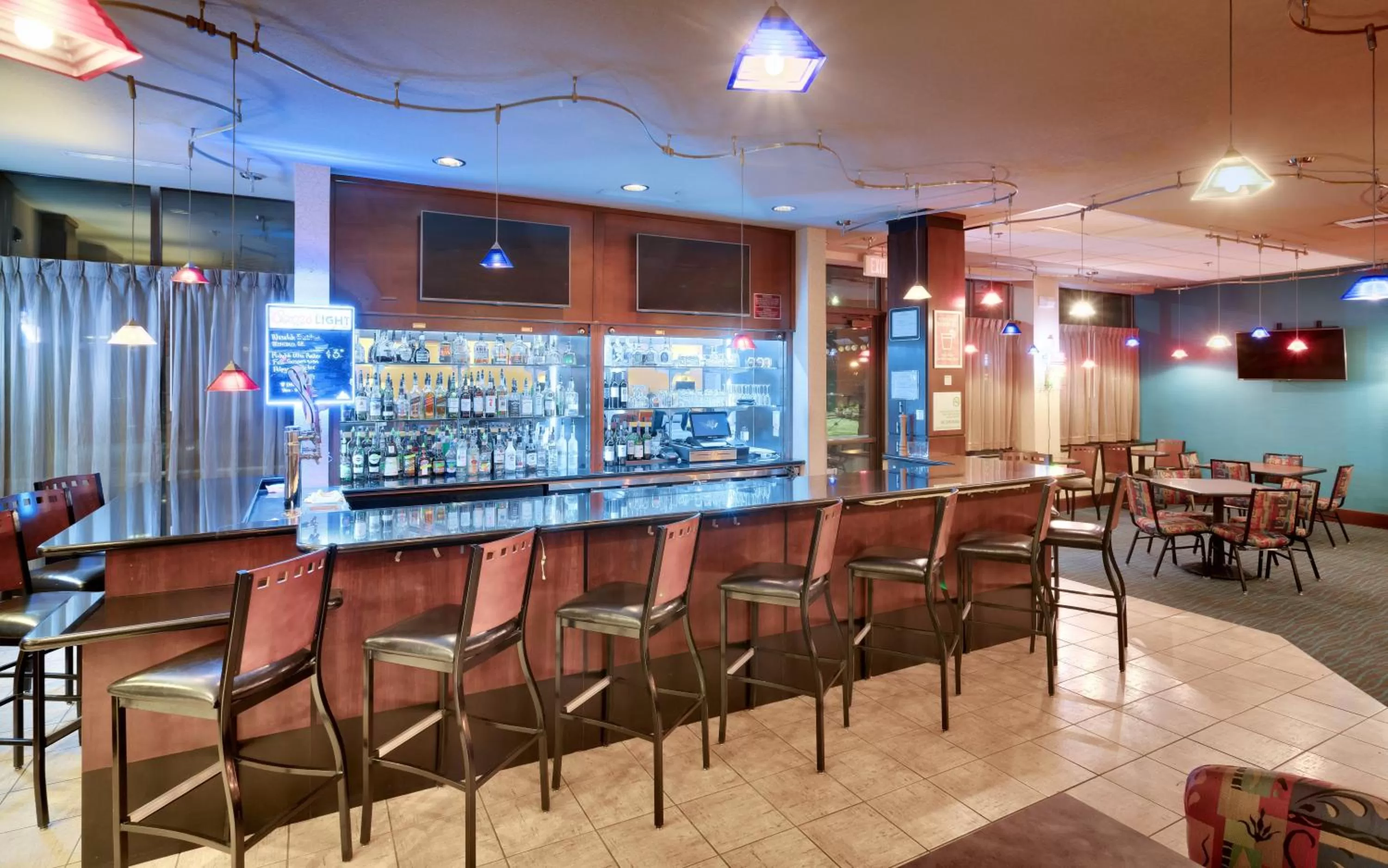 Lounge or bar in Holiday Inn & Suites Salt Lake City - Airport West by IHG