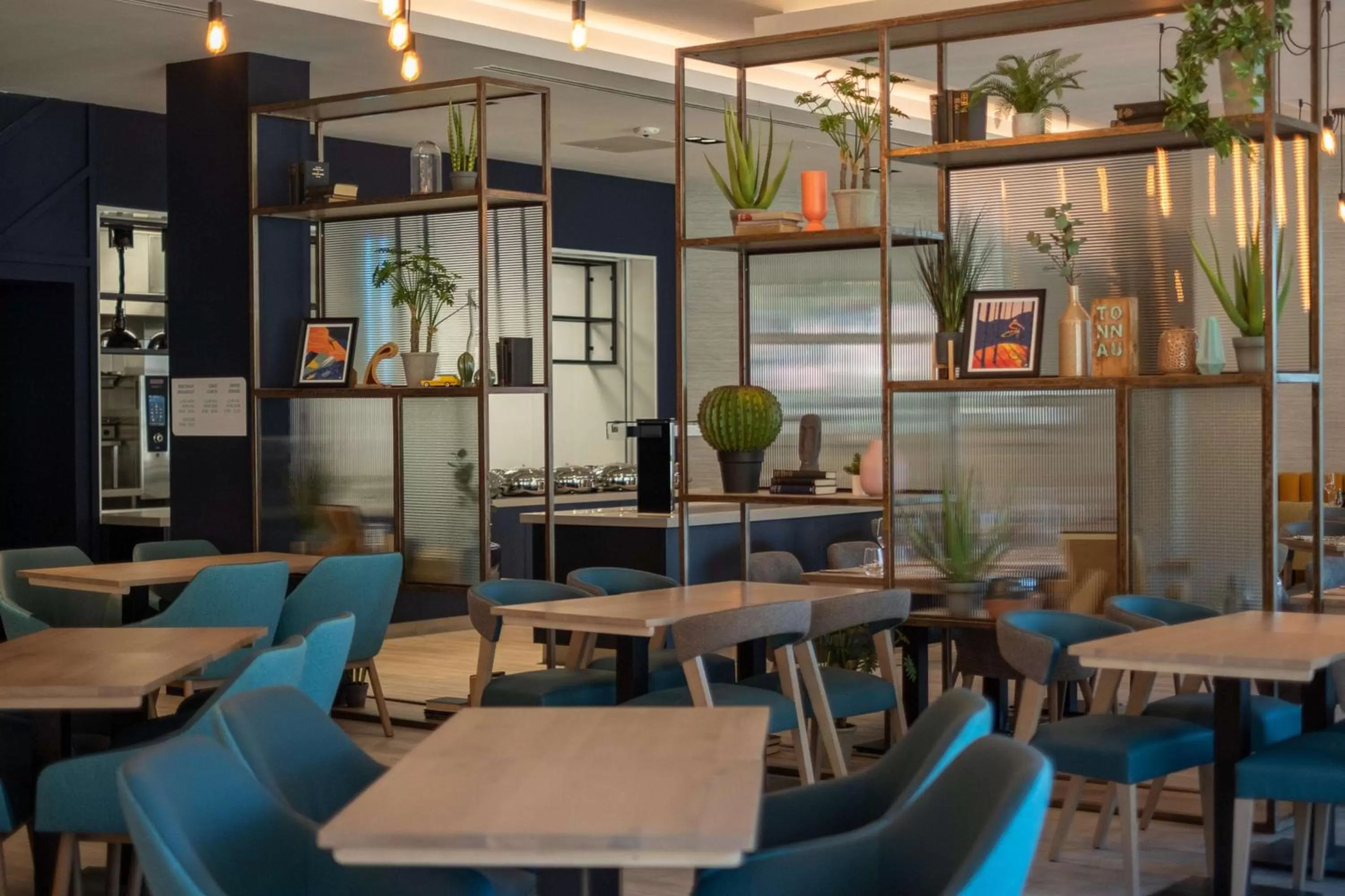 Restaurant/places to eat in Hilton Garden Inn Snowdonia