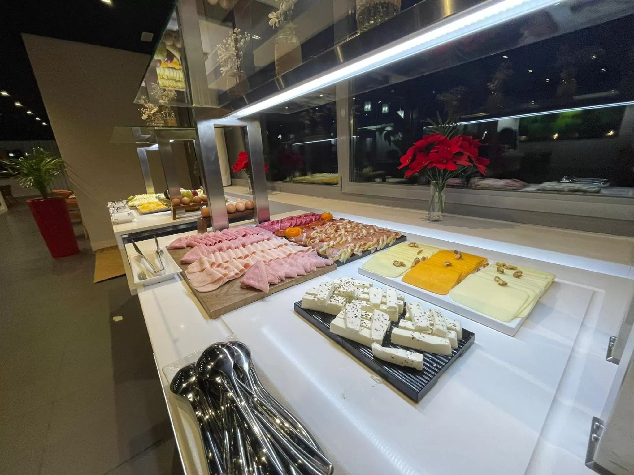 Food and drinks in Hotel Villa Odon