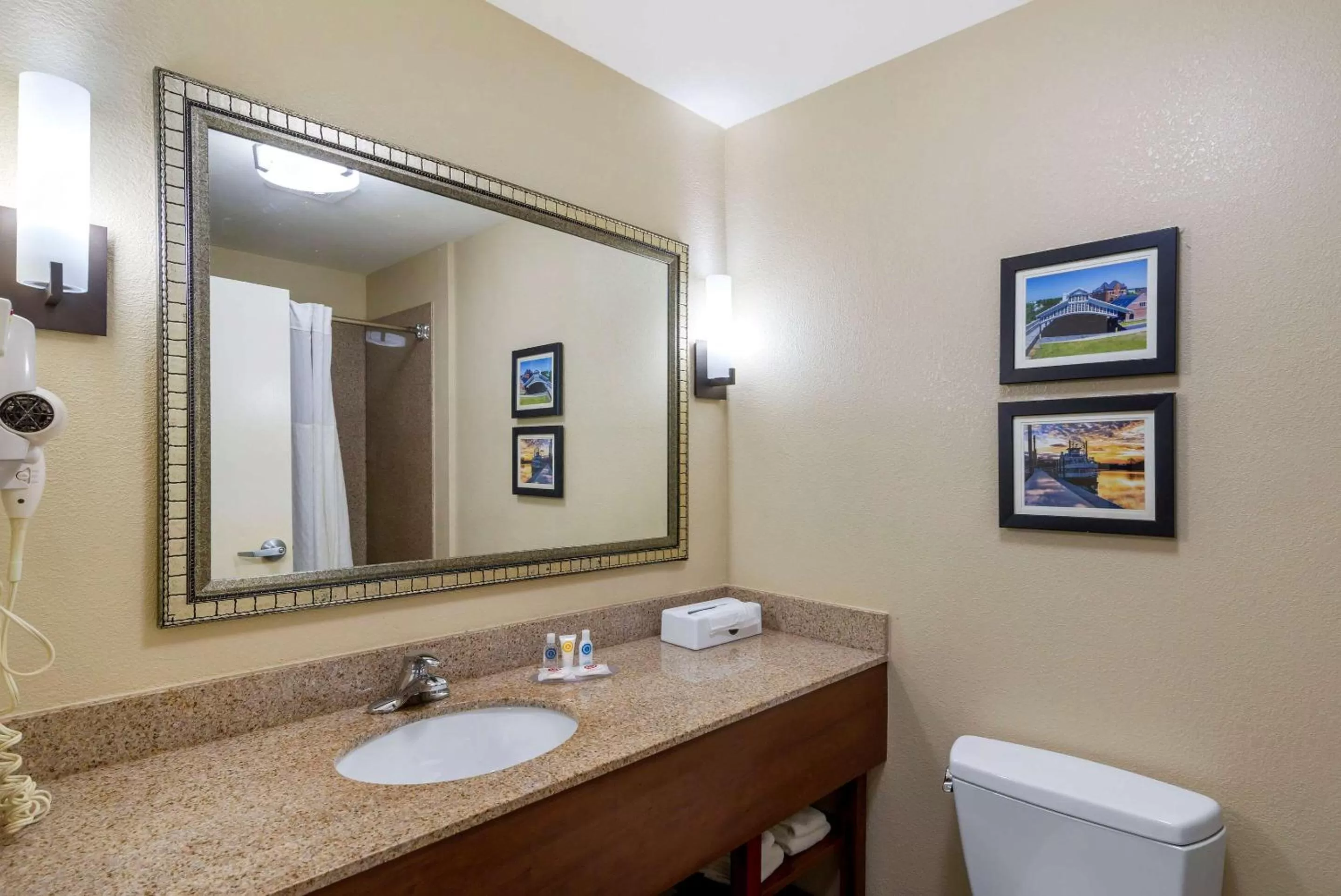 King Suite with Accessible Tub - Accessible/Non-Smoking in Comfort Inn & Suites Montgomery Eastchase