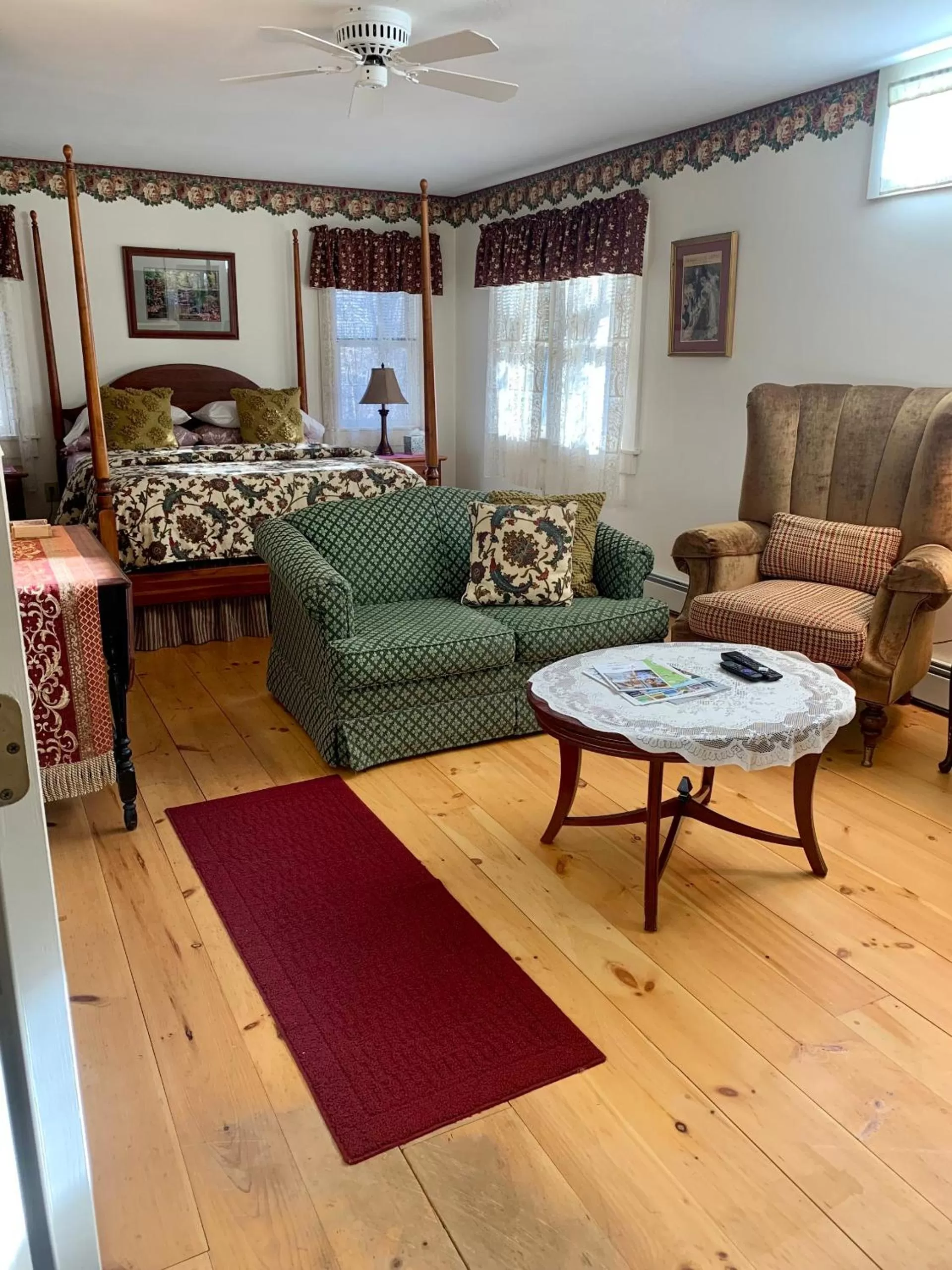 Superior Triple Room in Buttonwood Inn on Mount Surprise