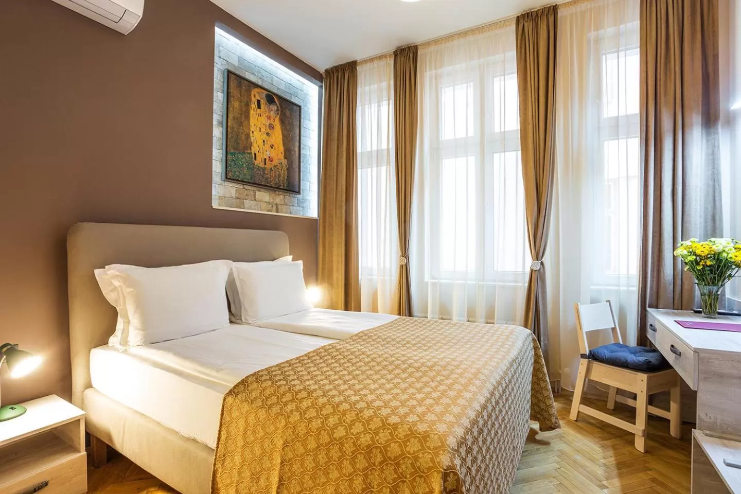 Bed in Sofia Place Hotel by HMG