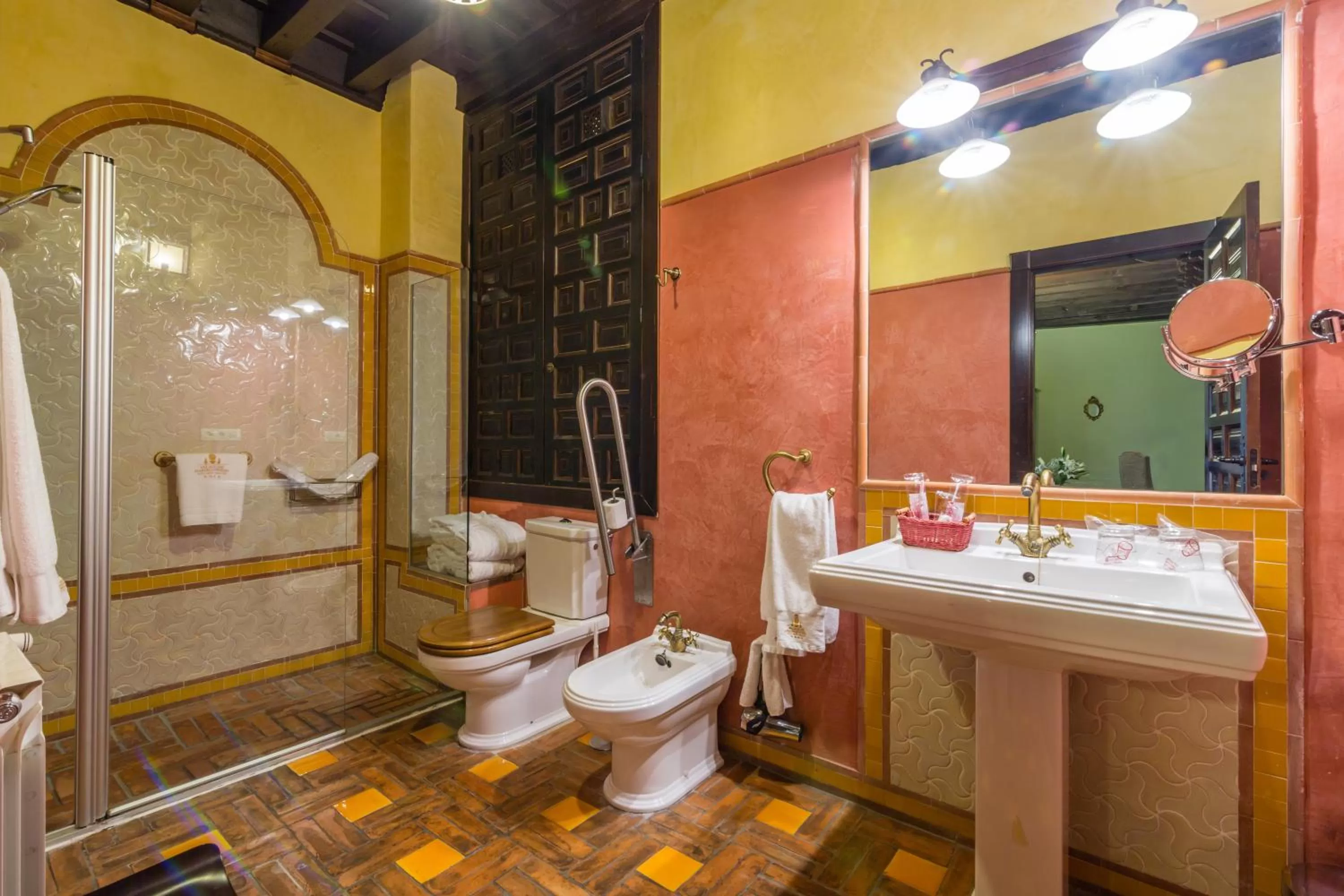 Bathroom in Palacio de Mariana Pineda
