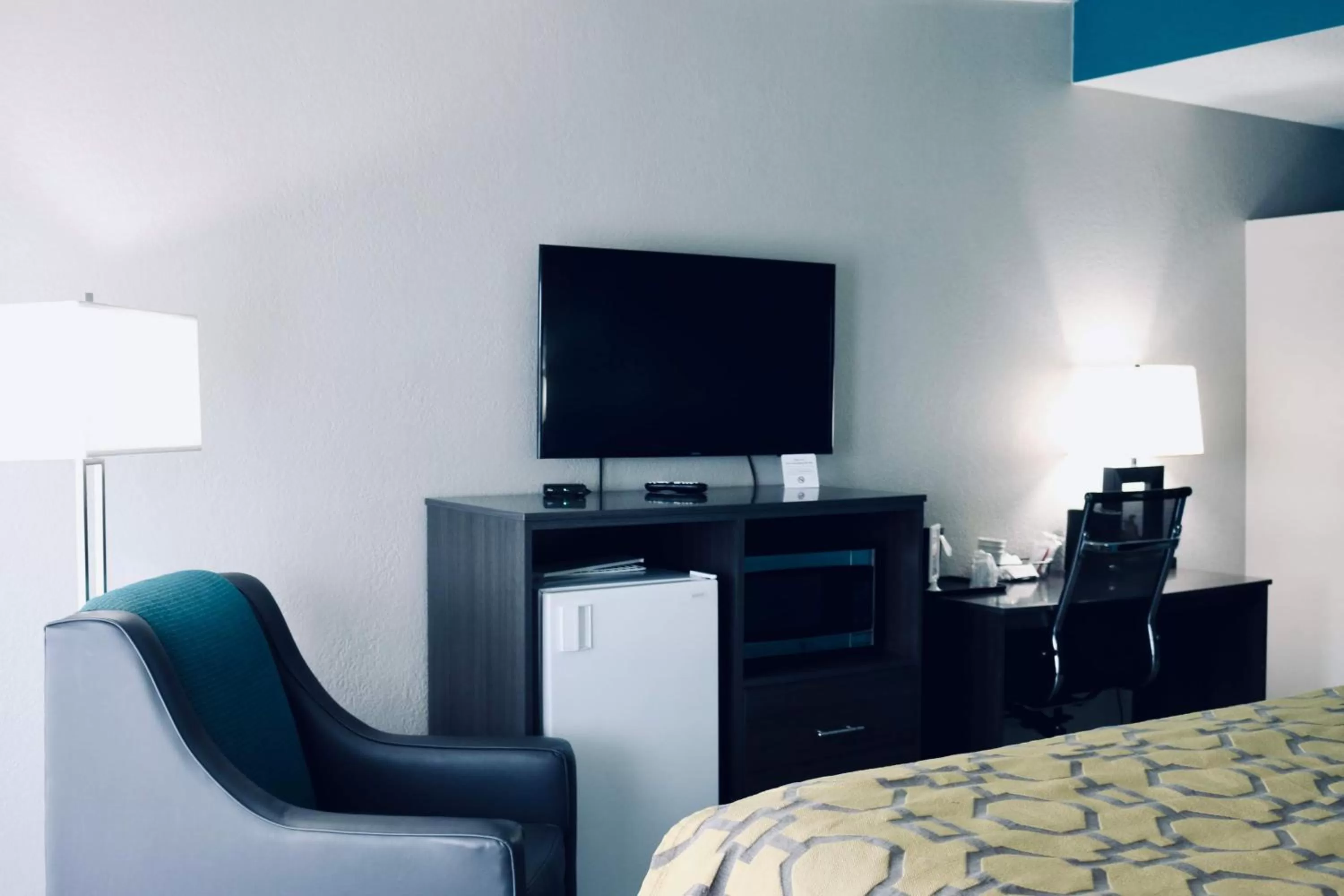 Bedroom, Bed in Baymont by Wyndham Cookeville