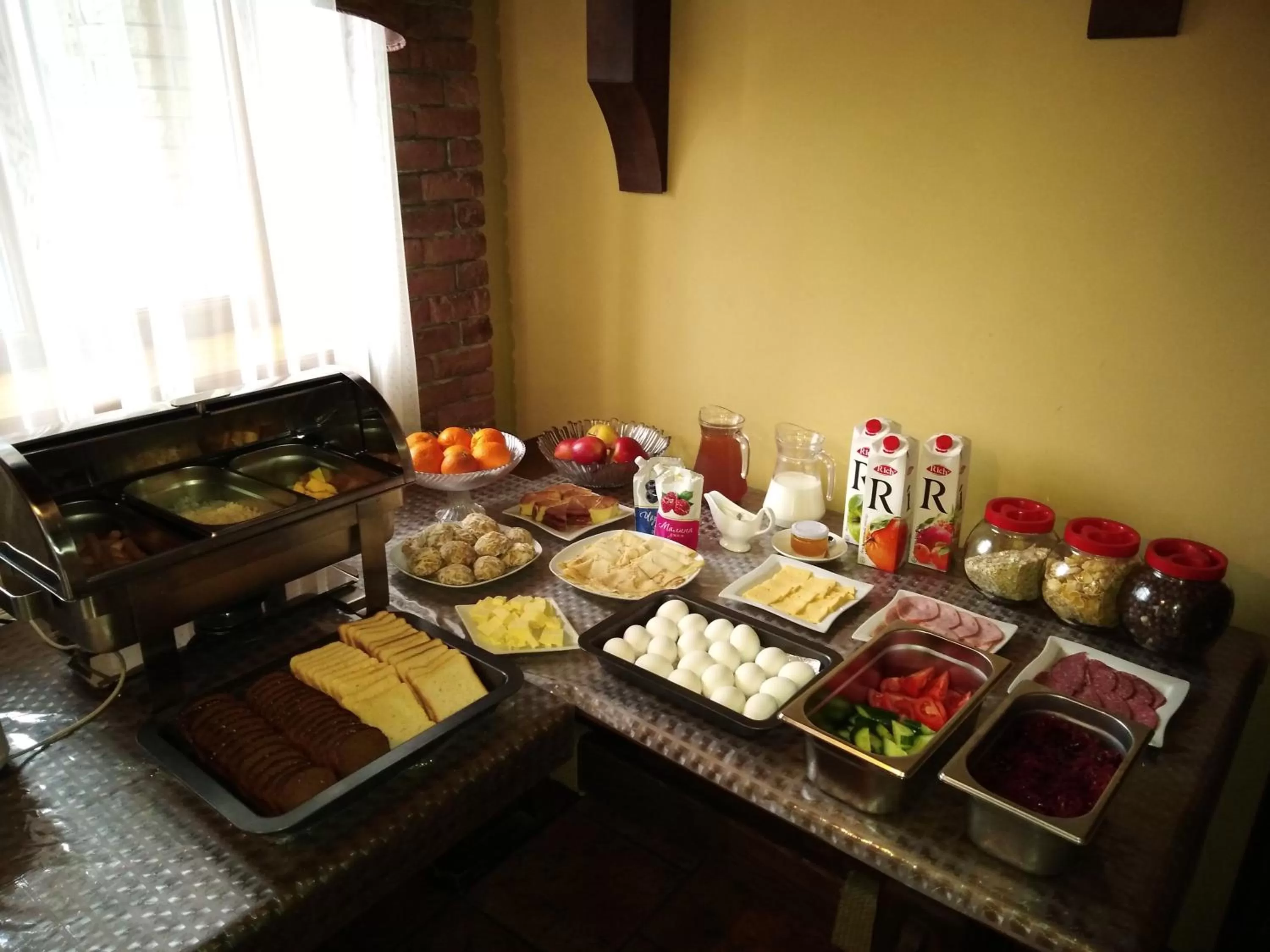 Buffet breakfast in Stara Vezha Hotel