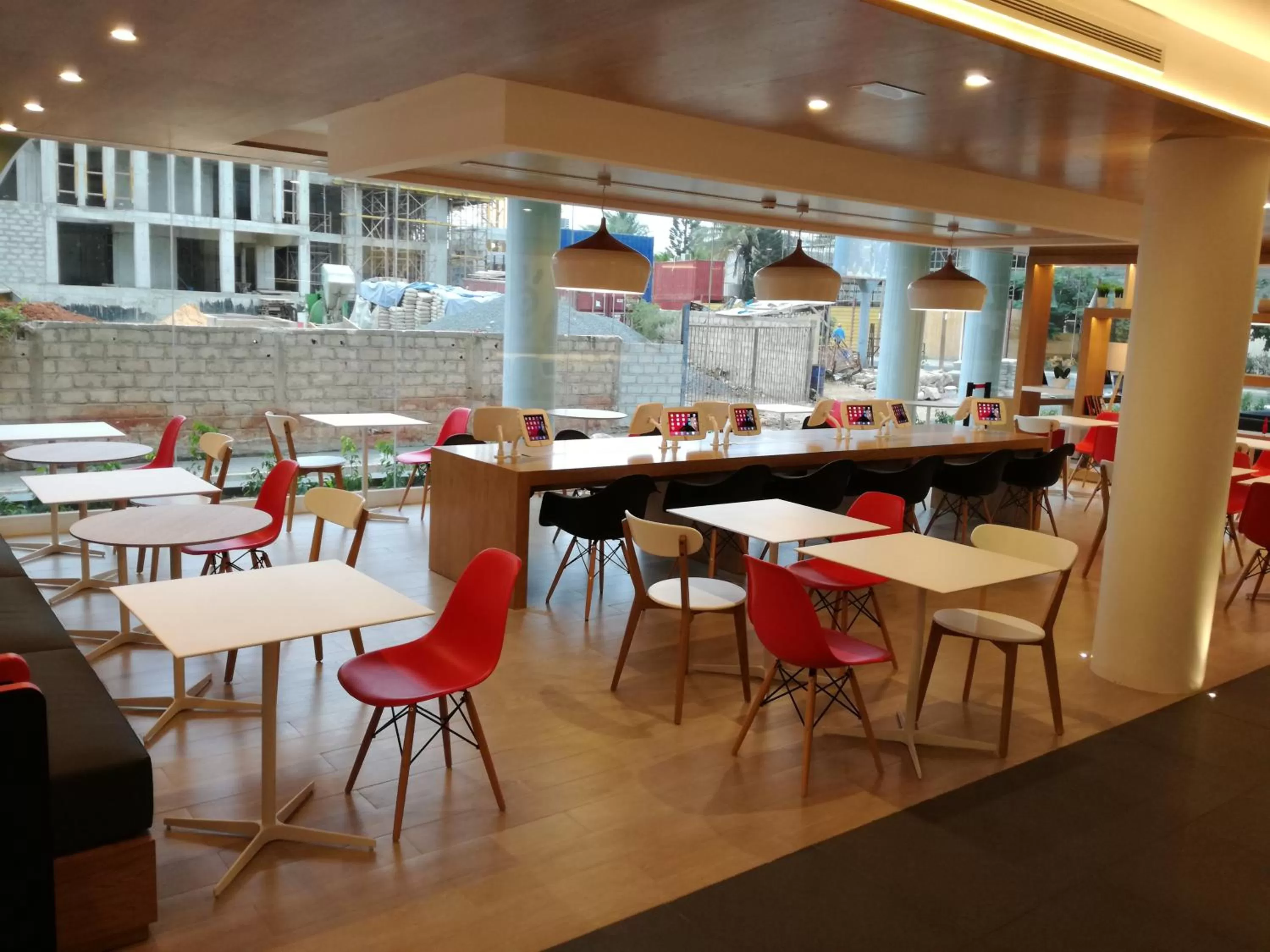 Restaurant/places to eat in Yaas Hotel Dakar Almadies