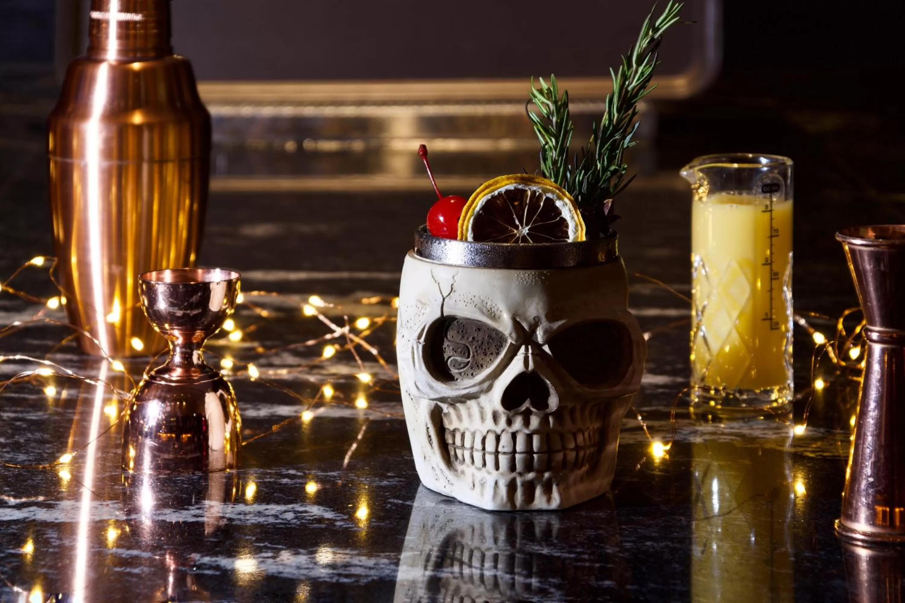 Lounge or bar in Hotel Indigo Phuket Patong by IHG