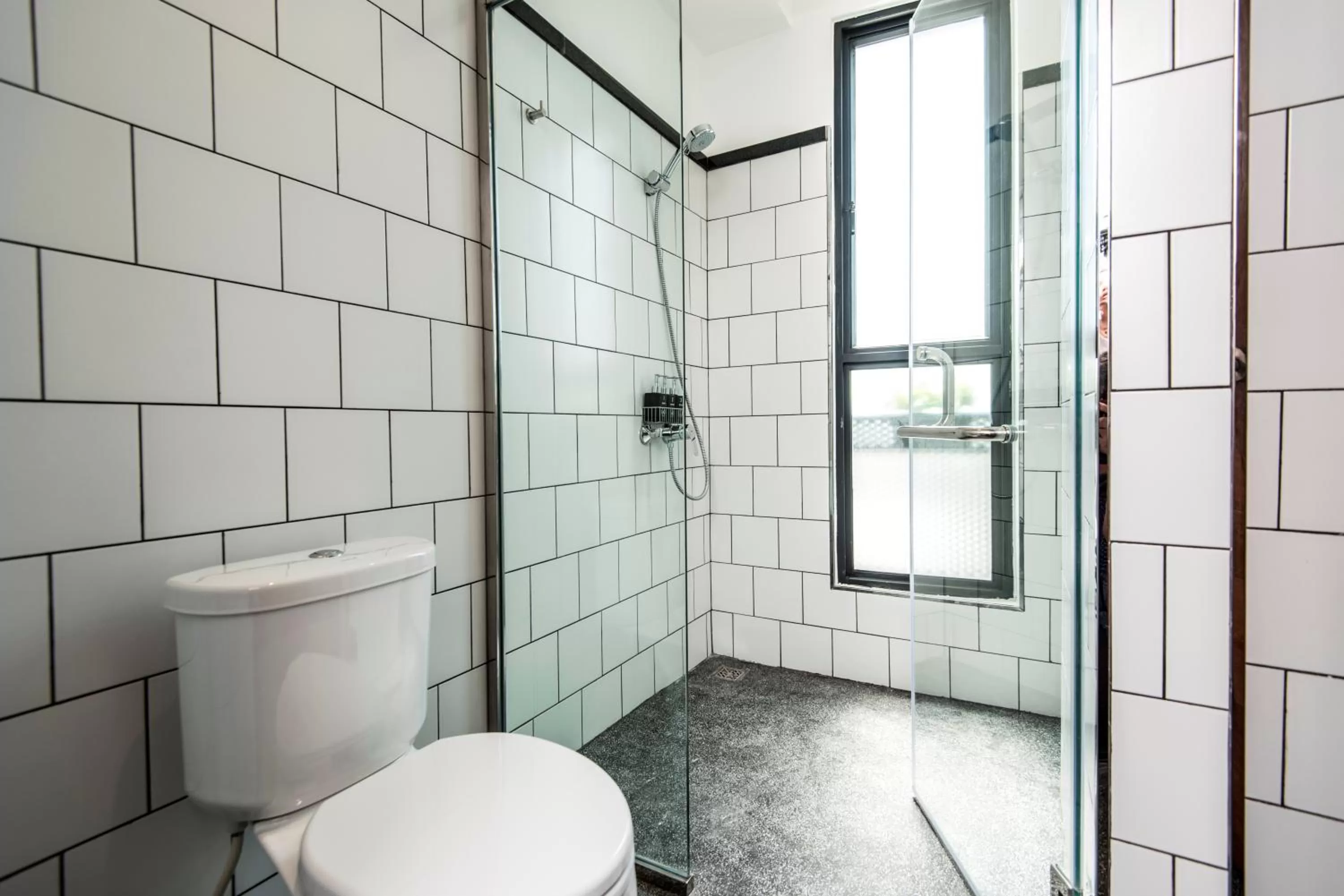 Shower in Aquarius Hotel and Urban Resort