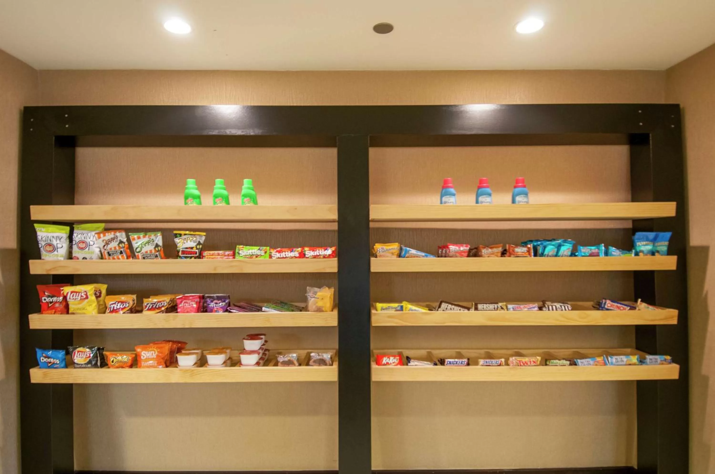 Restaurant/places to eat in Hampton Inn Metairie