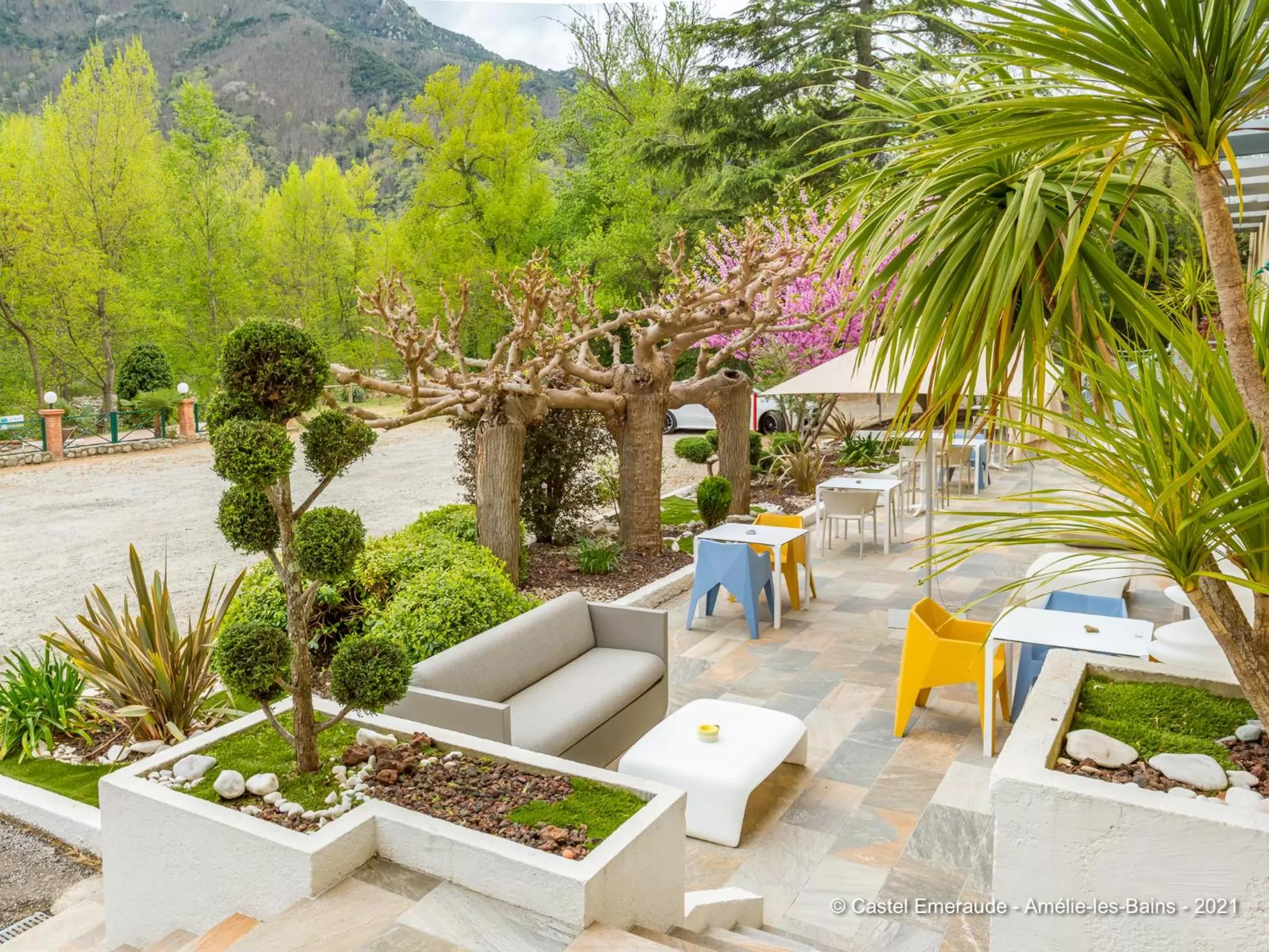 Property building in Appart'Hotel Castel Emeraude, Charme et Caractère
