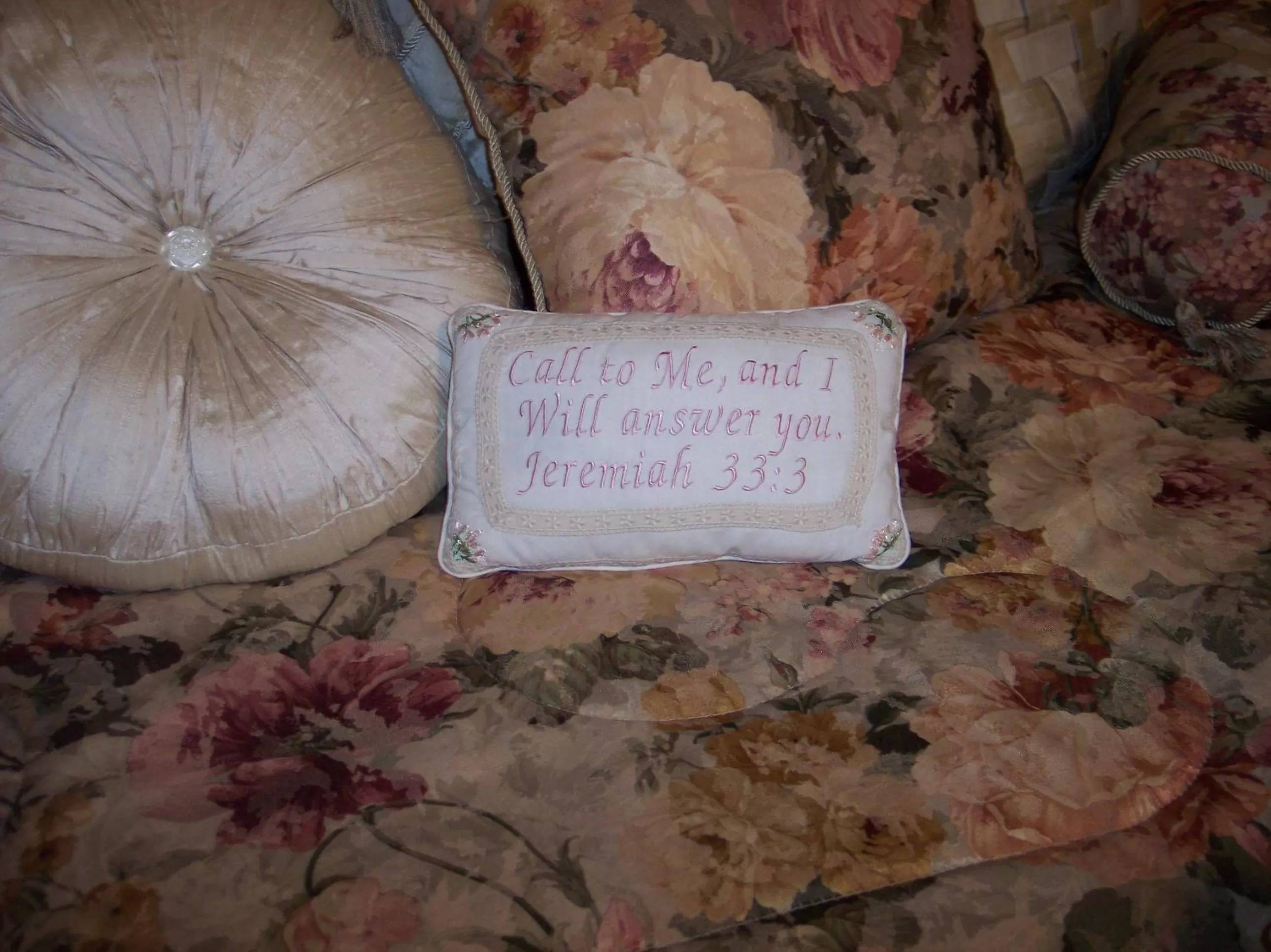 Decorative detail in Shadowlawn Bed and Breakfast