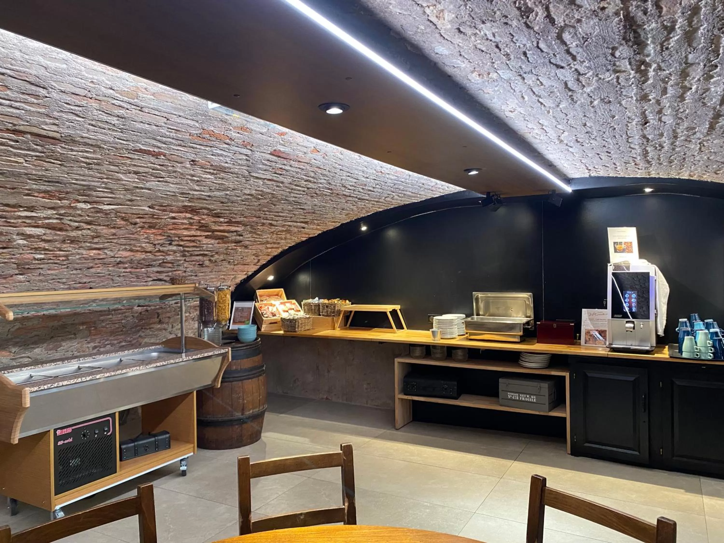 Breakfast in Kyriad Chalon-Sur-Saone Centre