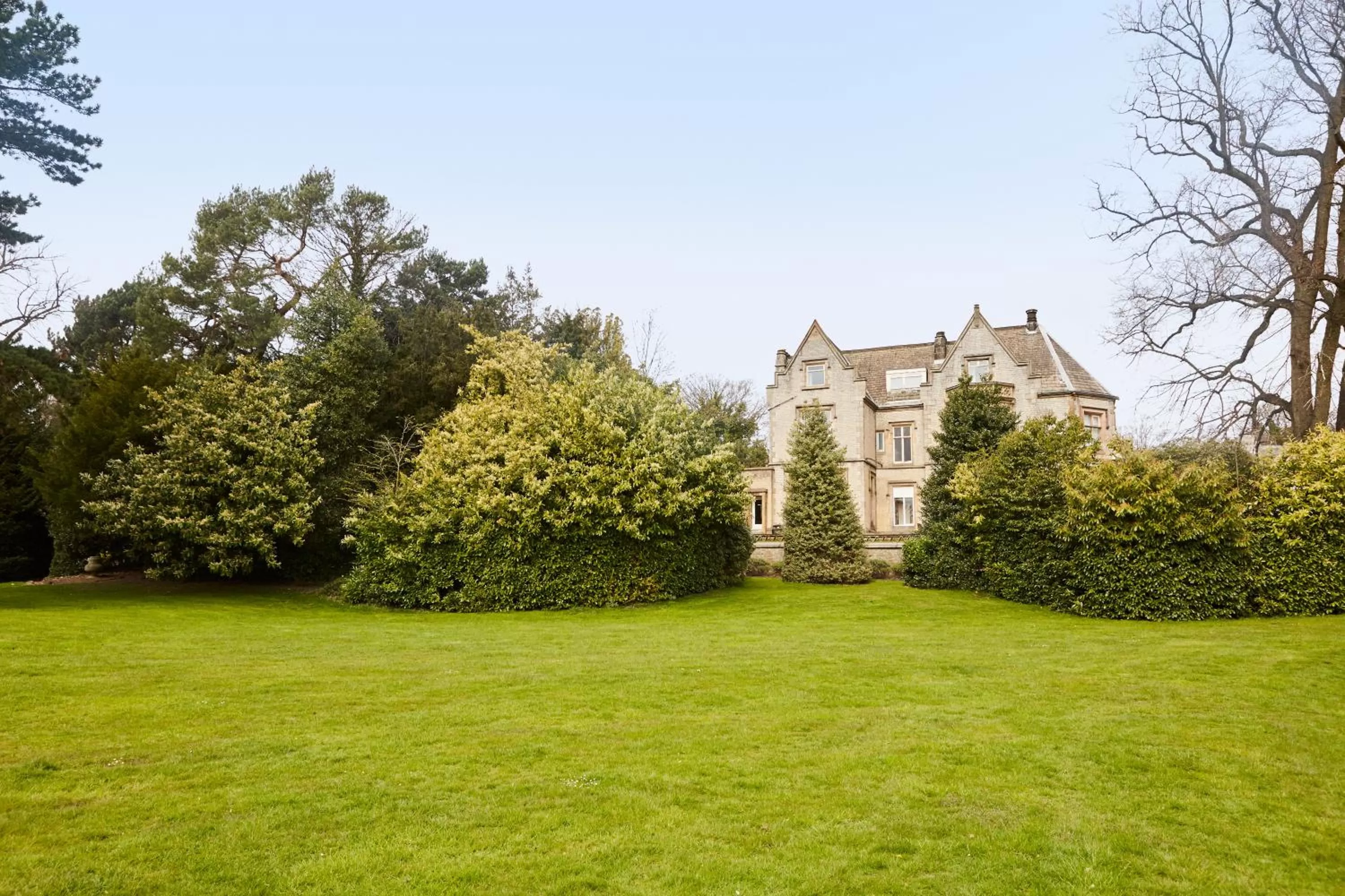 Property building in Mercure Sheffield Kenwood Hall & Spa