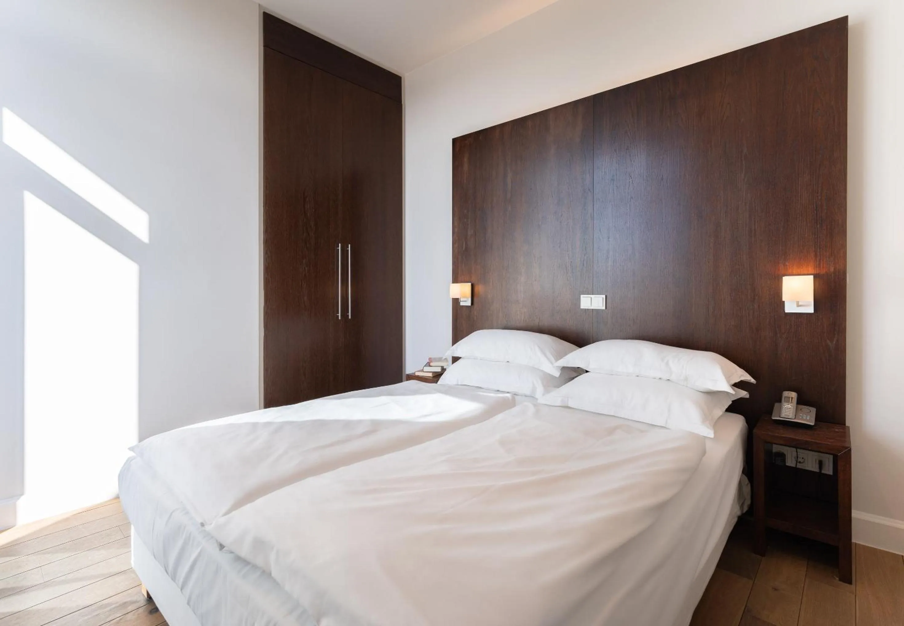 Bed in The New Yorker Hotel Köln-Messe