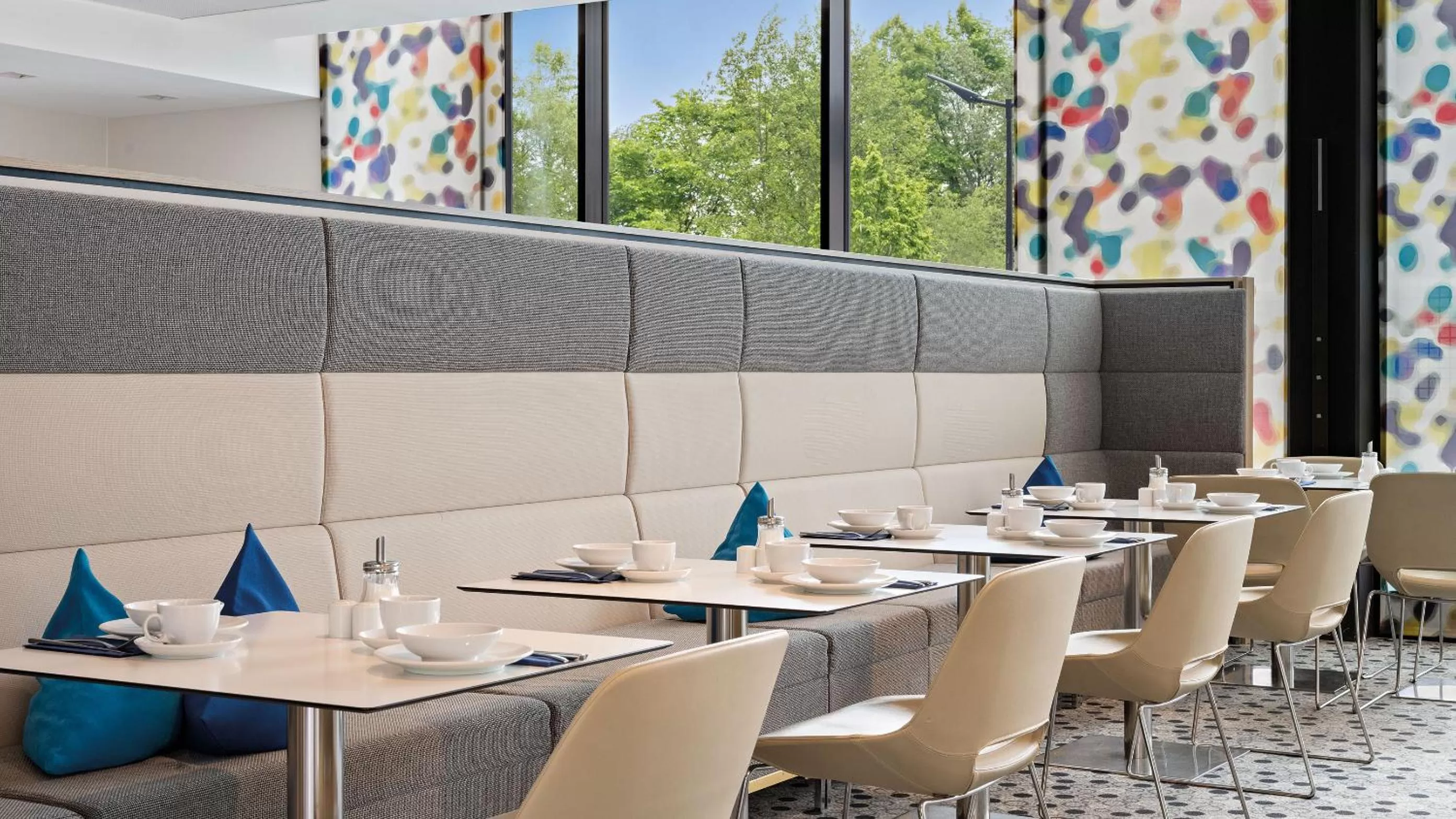 Restaurant/places to eat in Styles Hotel Friedrichshafen