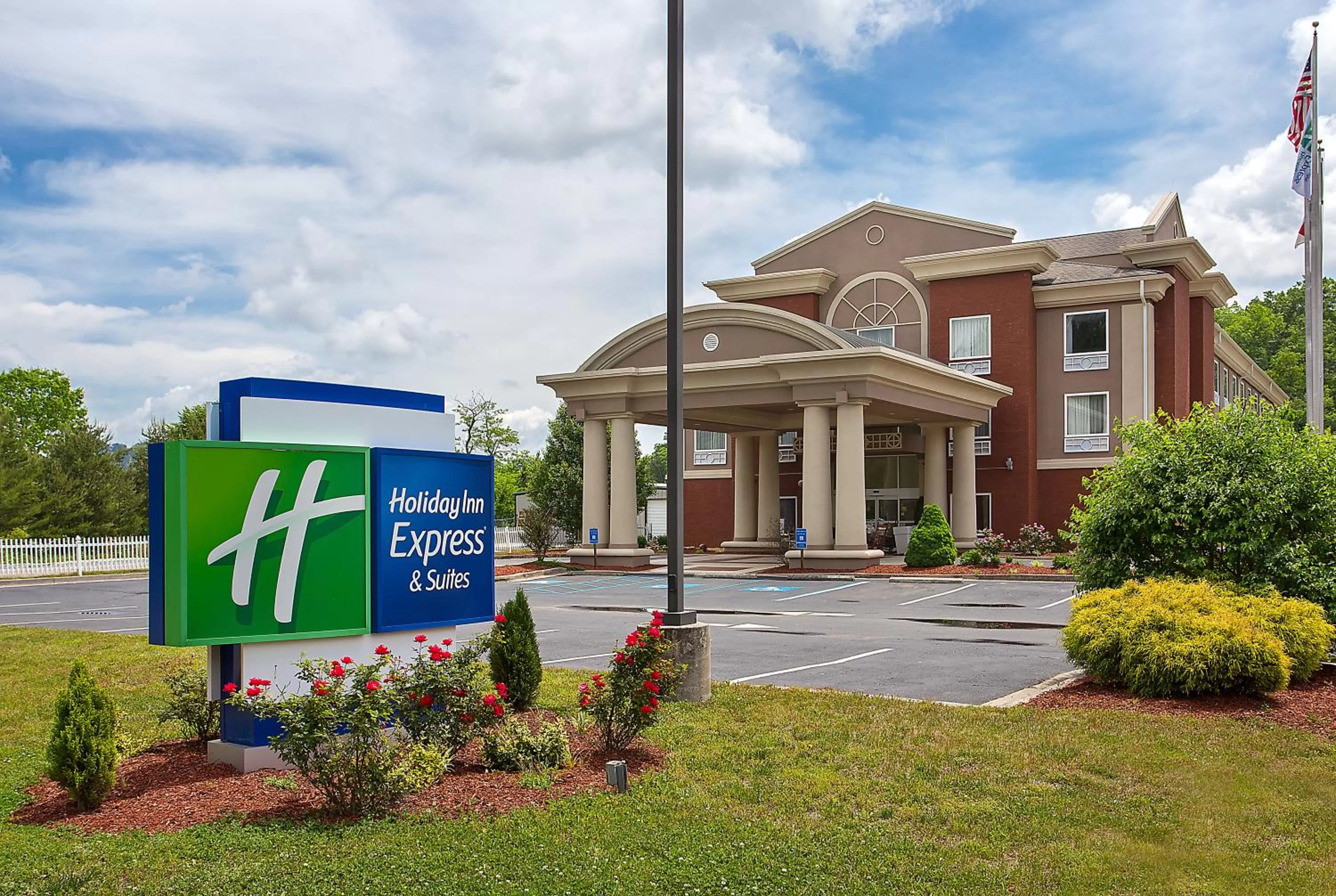 Holiday Inn Express & Suites Murphy by IHG