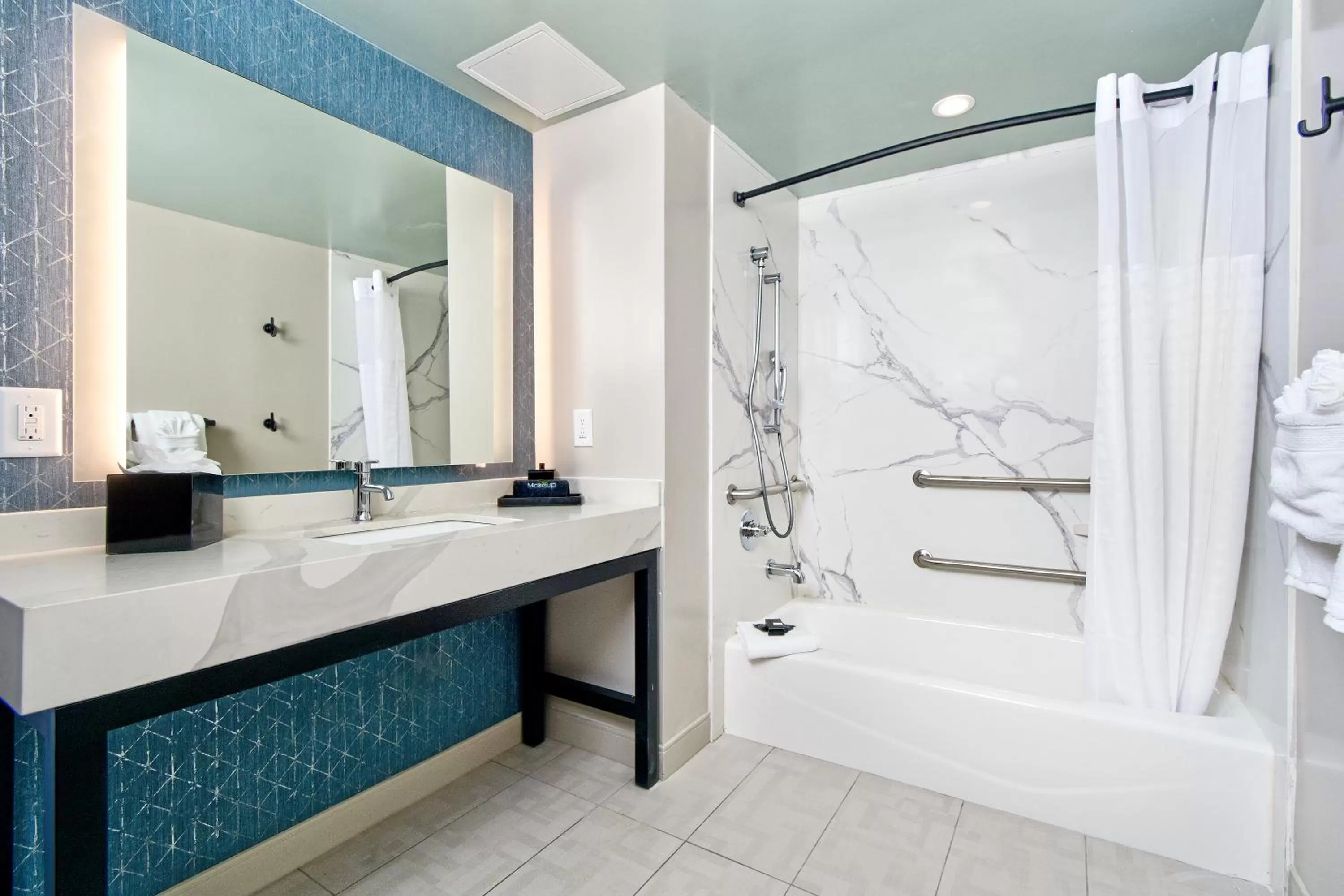 Bathroom in Marea Sol Hotel