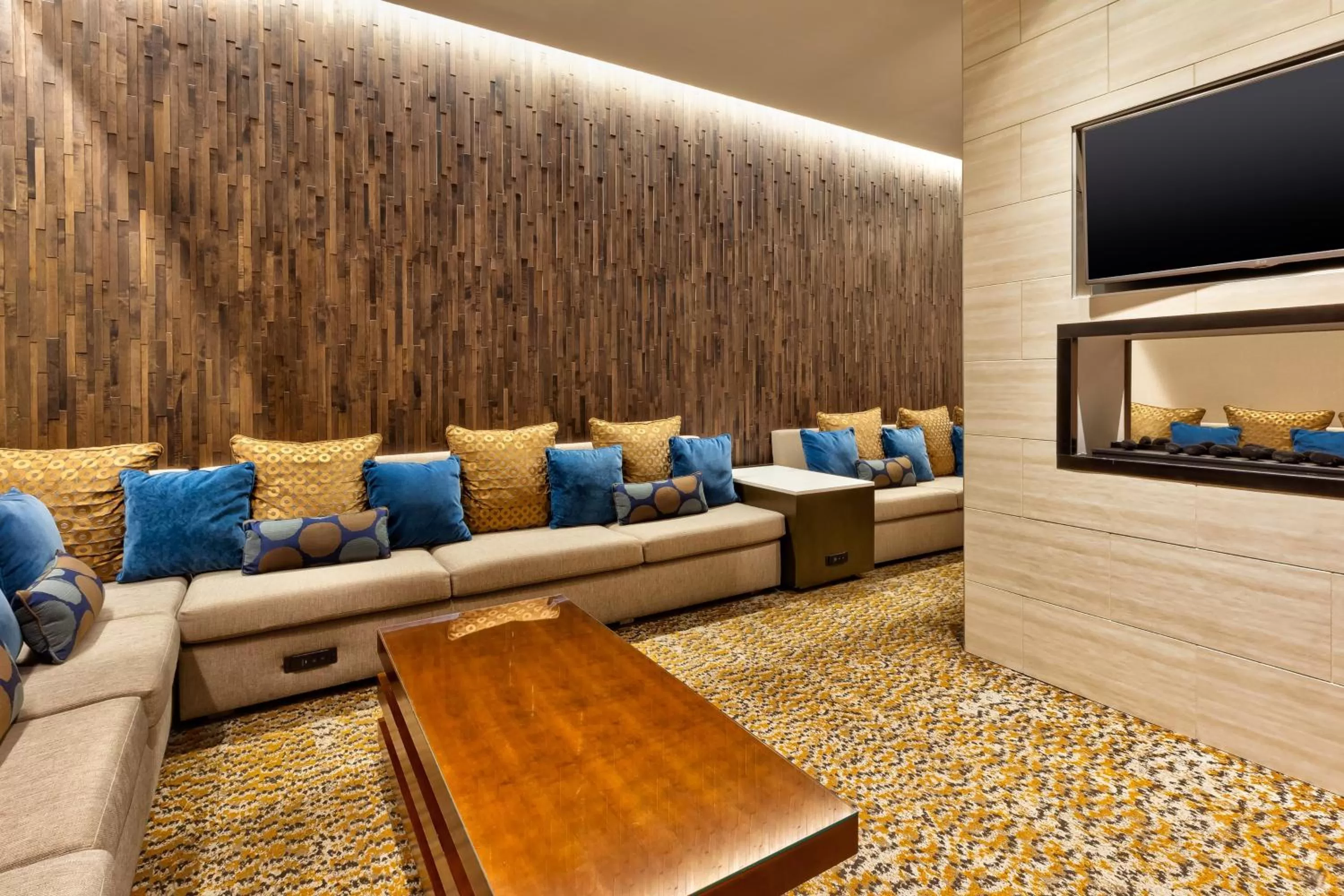 Property building in Crowne Plaza Dulles Airport by IHG