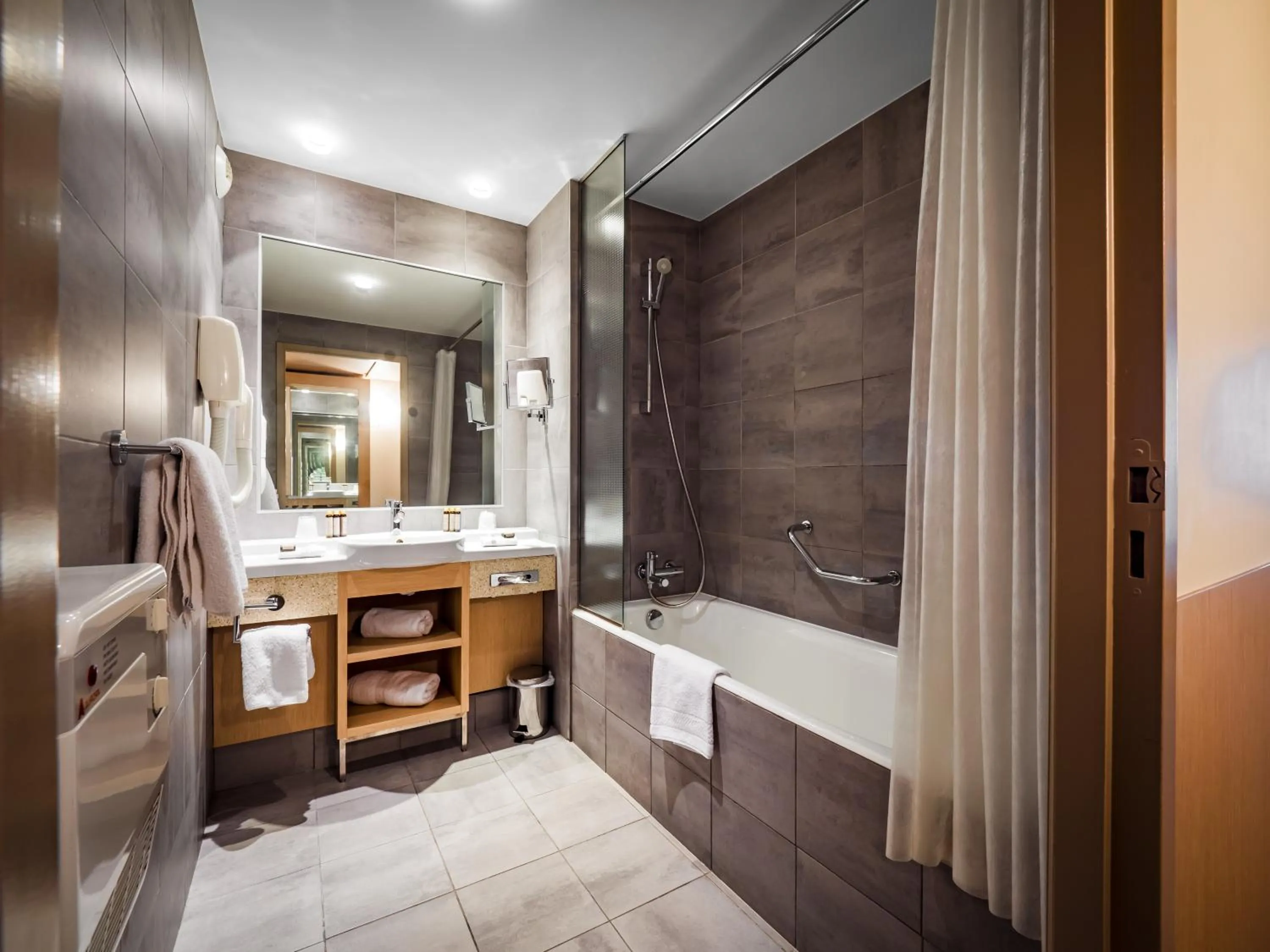 Bathroom in Hôtel Le Pré Carré