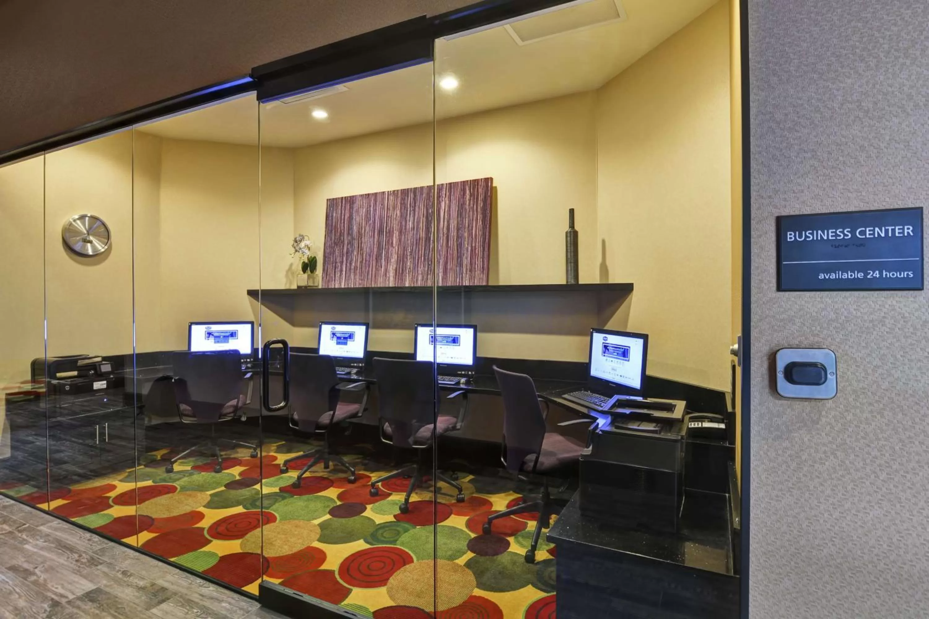 Business facilities in Hampton Inn & Suites Crabtree