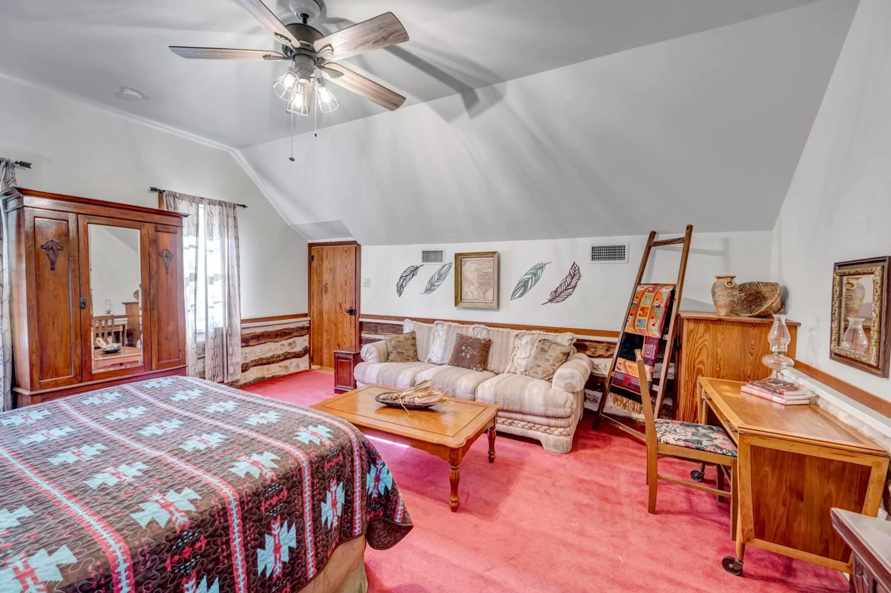 Bedroom, Bed in Full Moon Inn